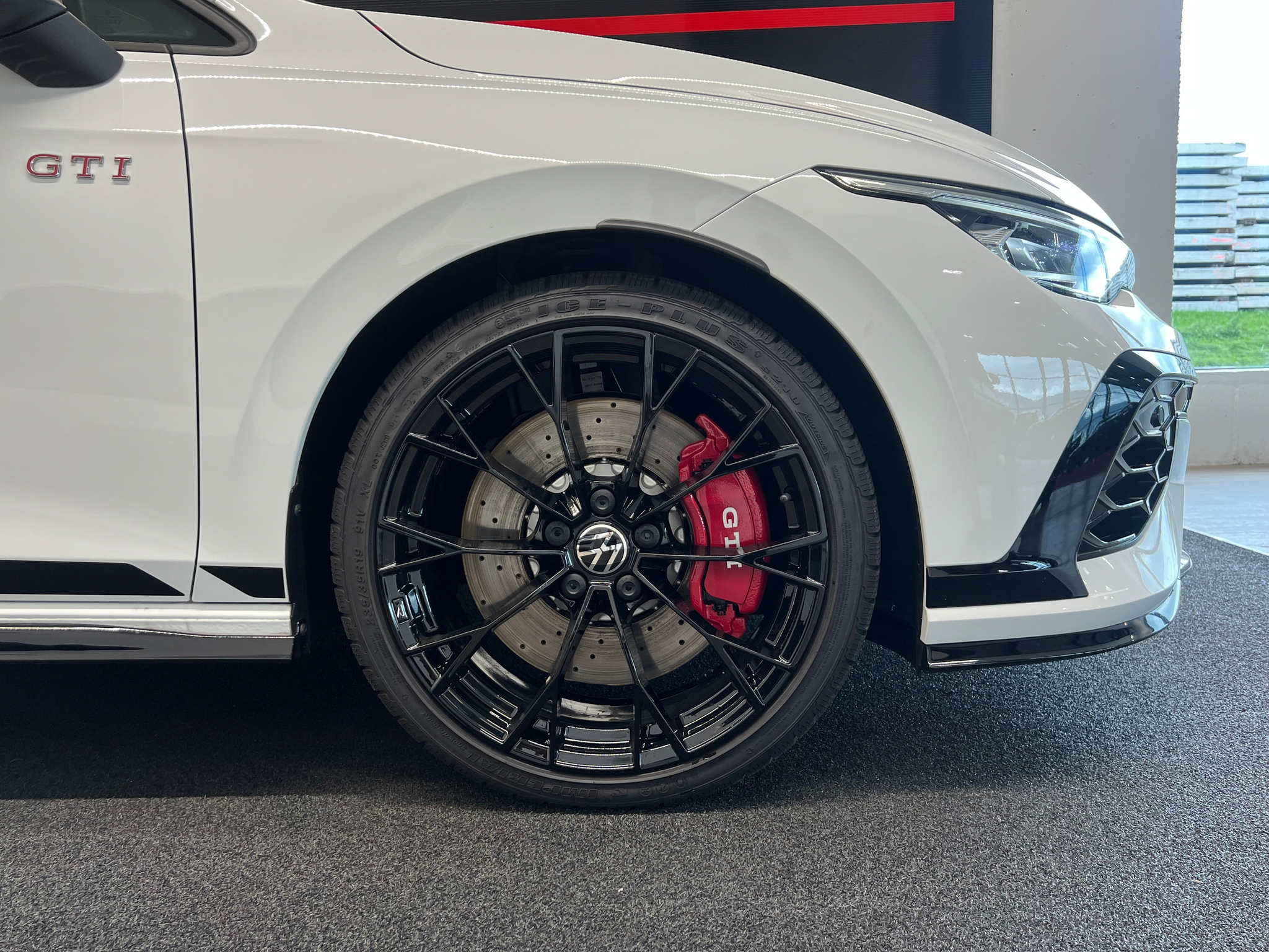 listing desktop thumbnail image 5