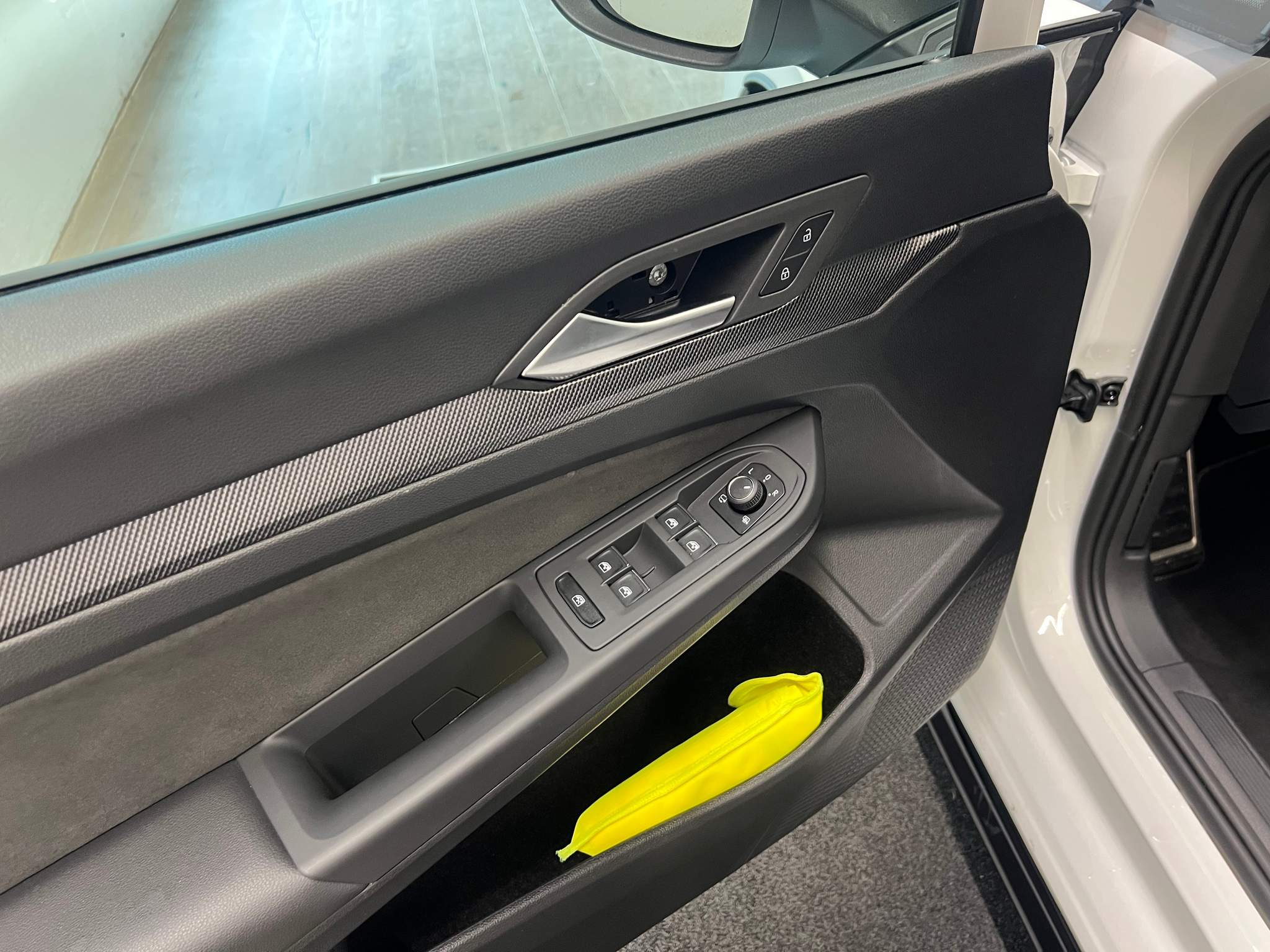 listing desktop thumbnail image 13