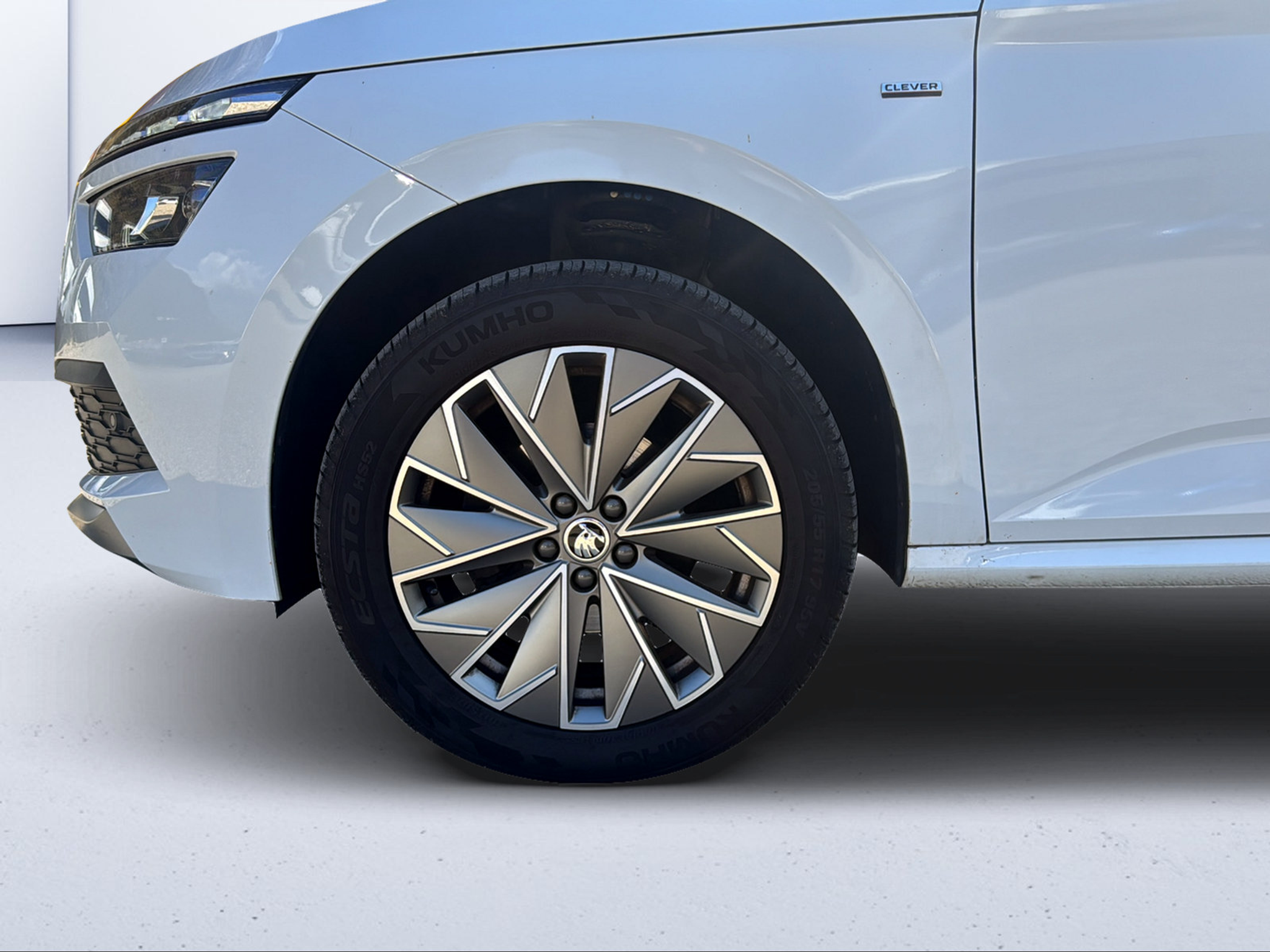 listing desktop thumbnail image 14