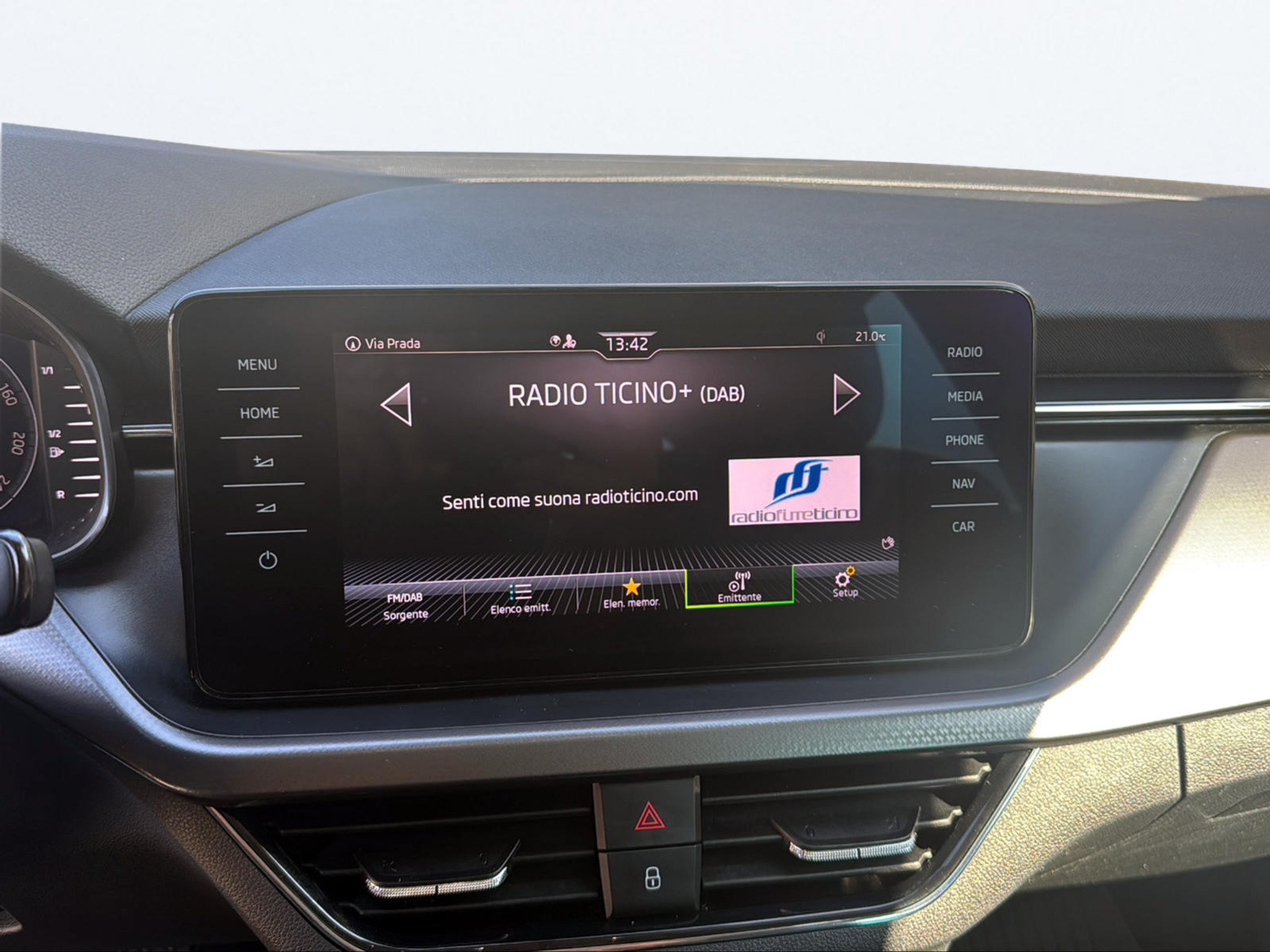 listing desktop thumbnail image 12