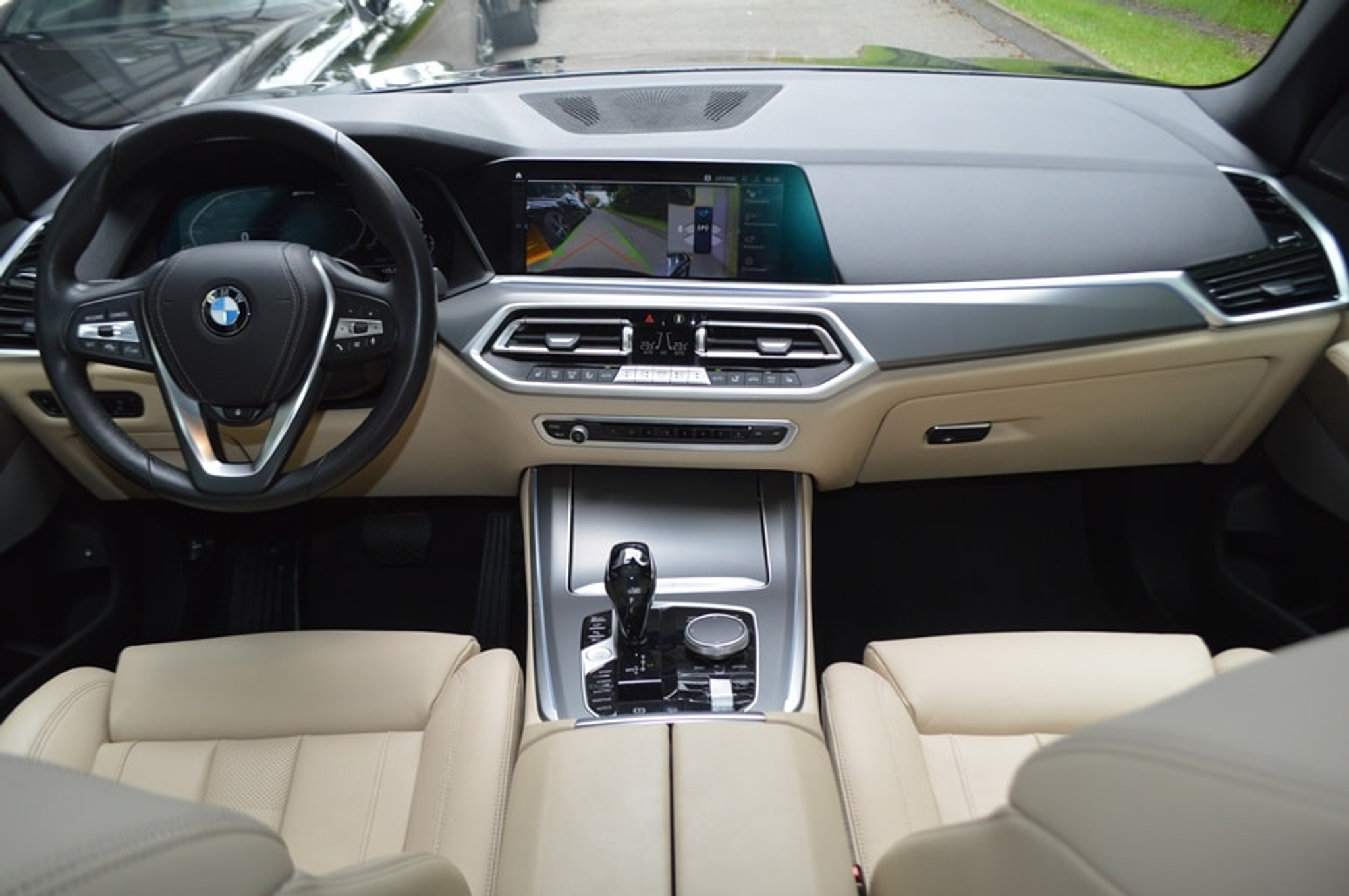 listing desktop thumbnail image 9