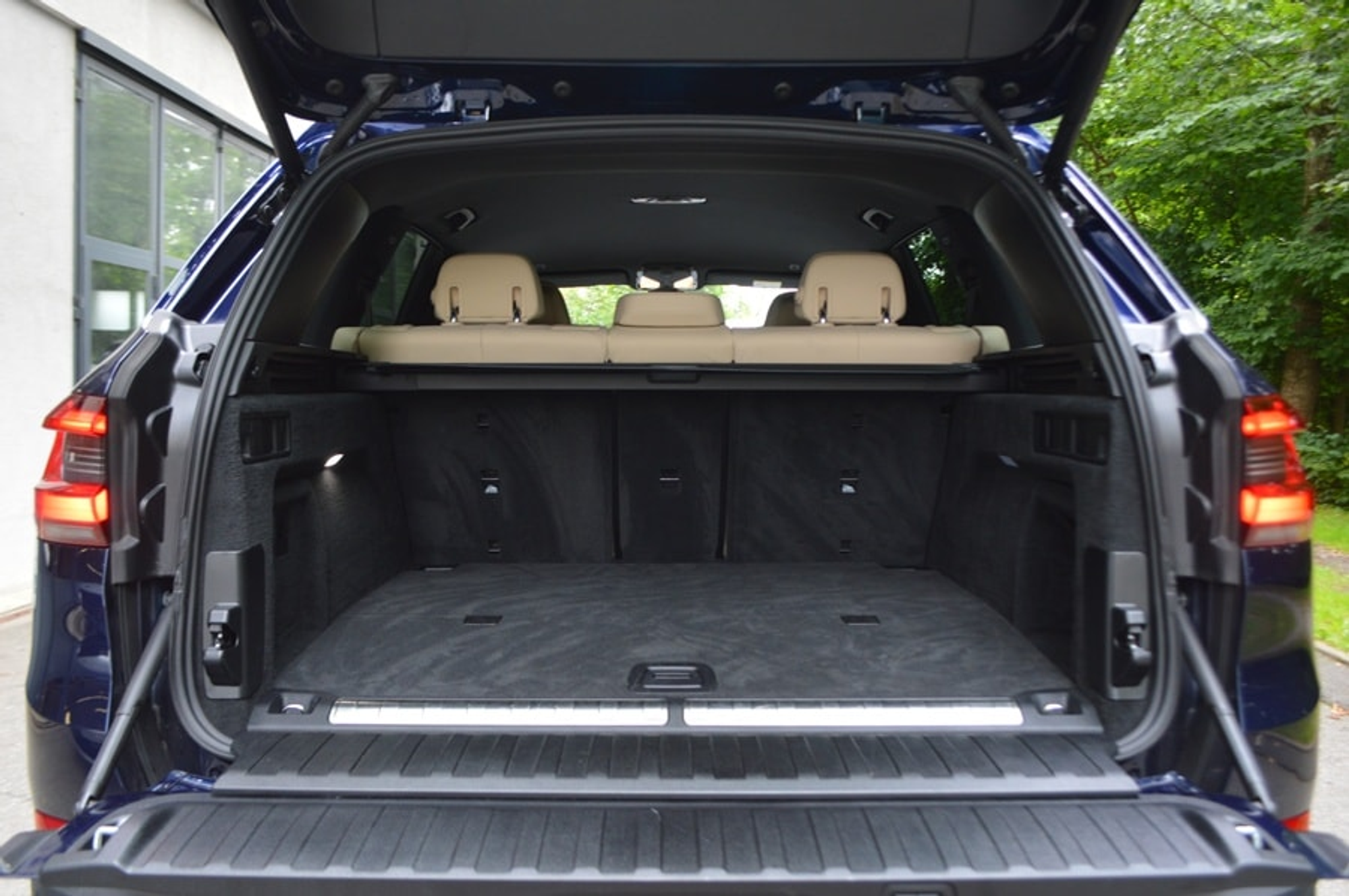 listing desktop thumbnail image 11