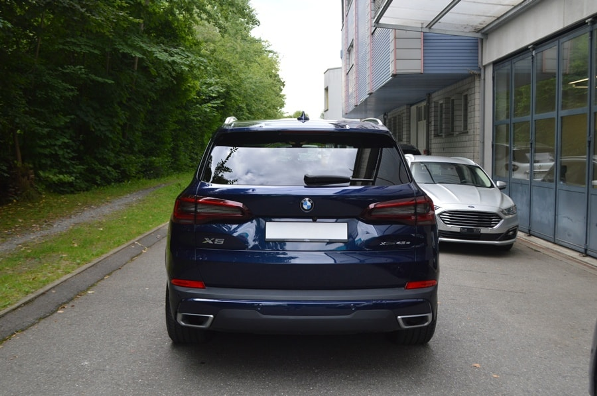 listing desktop thumbnail image 12