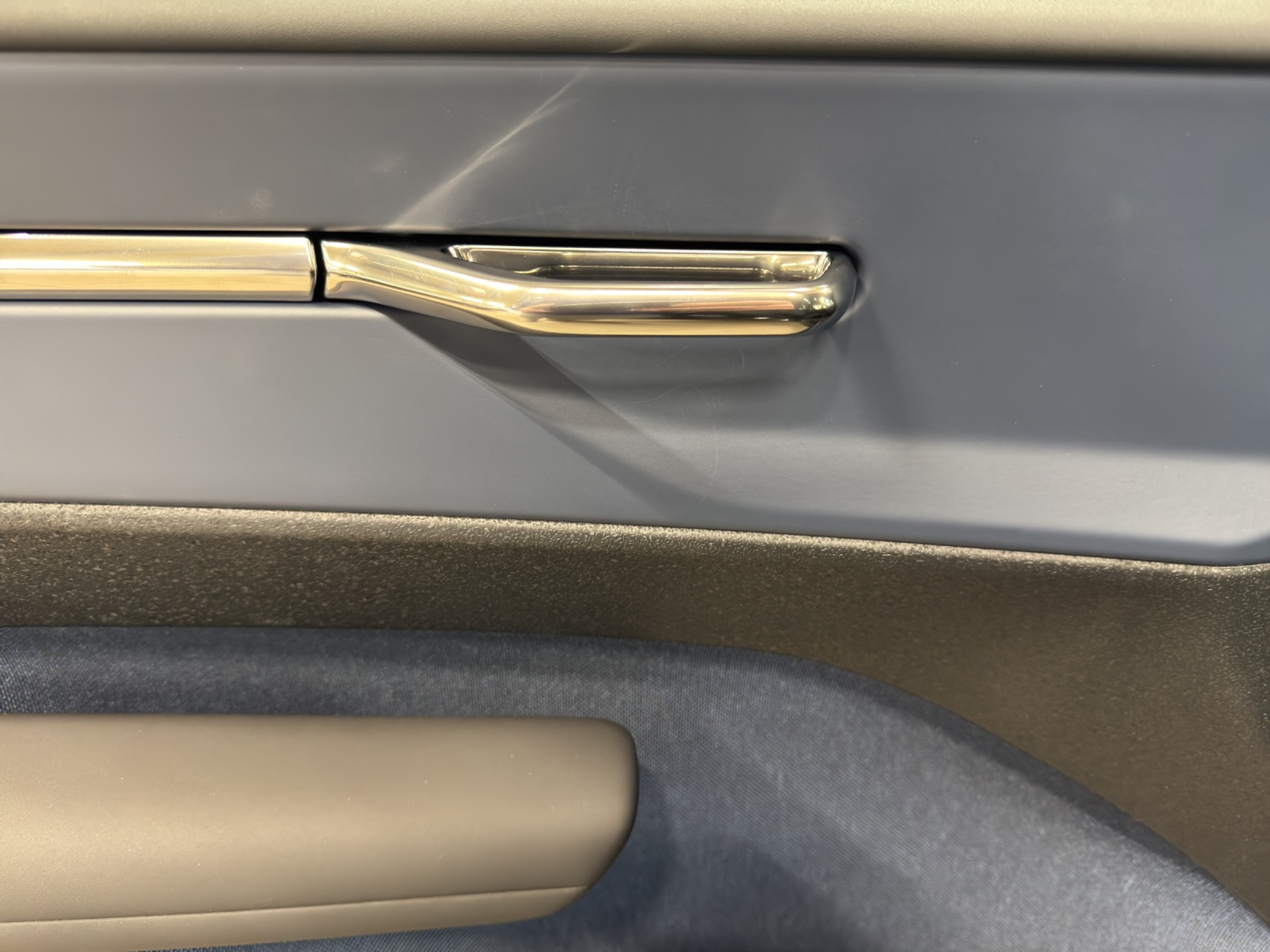 listing desktop thumbnail image 4