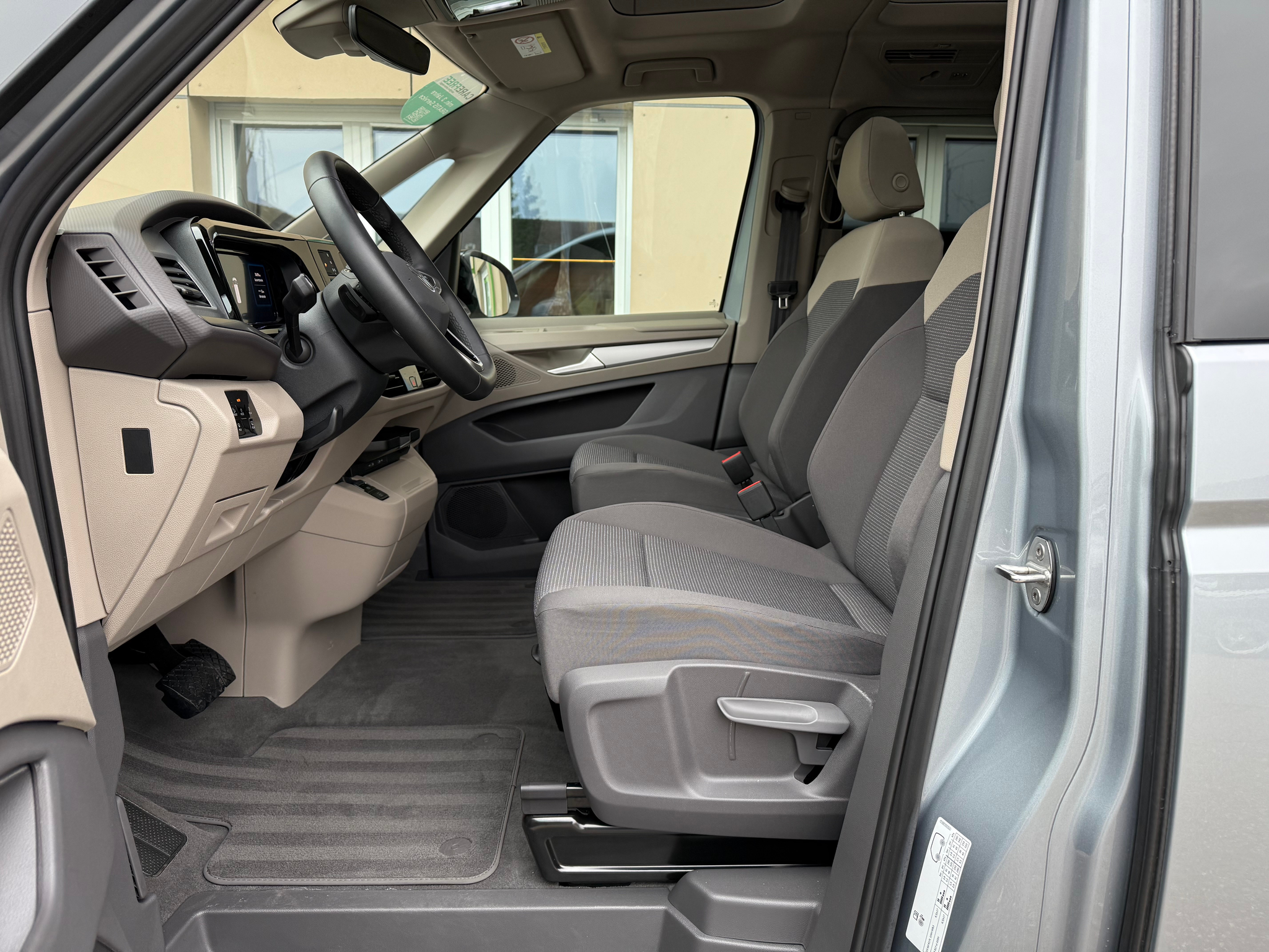 listing desktop thumbnail image 10