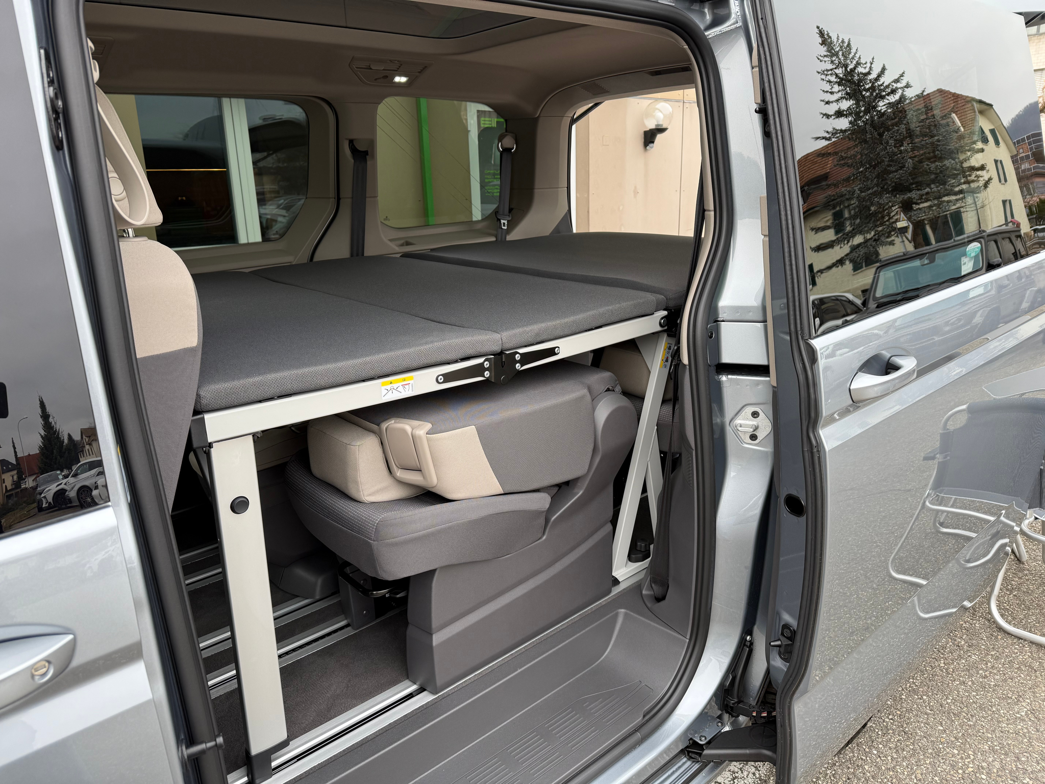 listing desktop thumbnail image 24