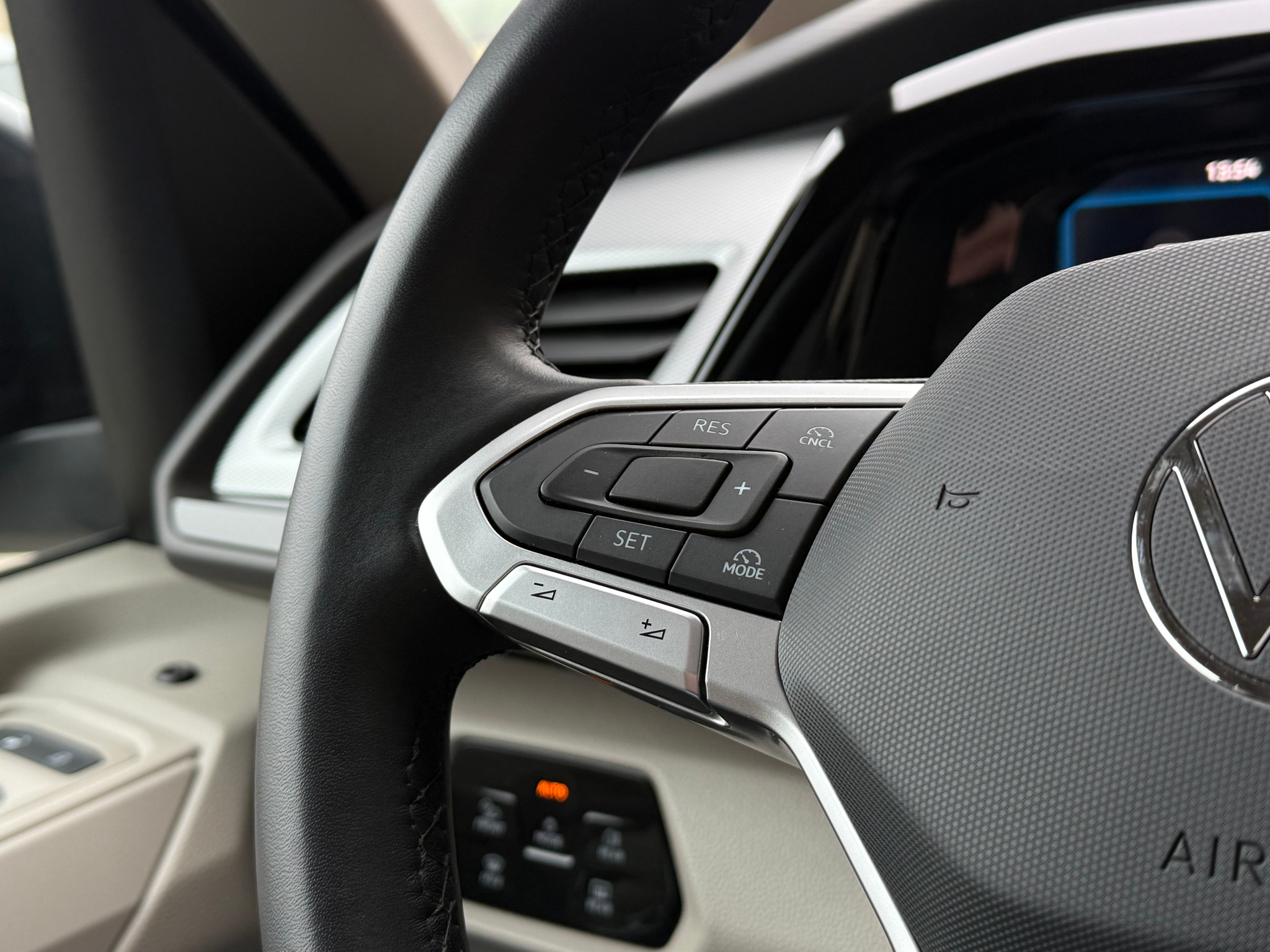 listing desktop thumbnail image 19