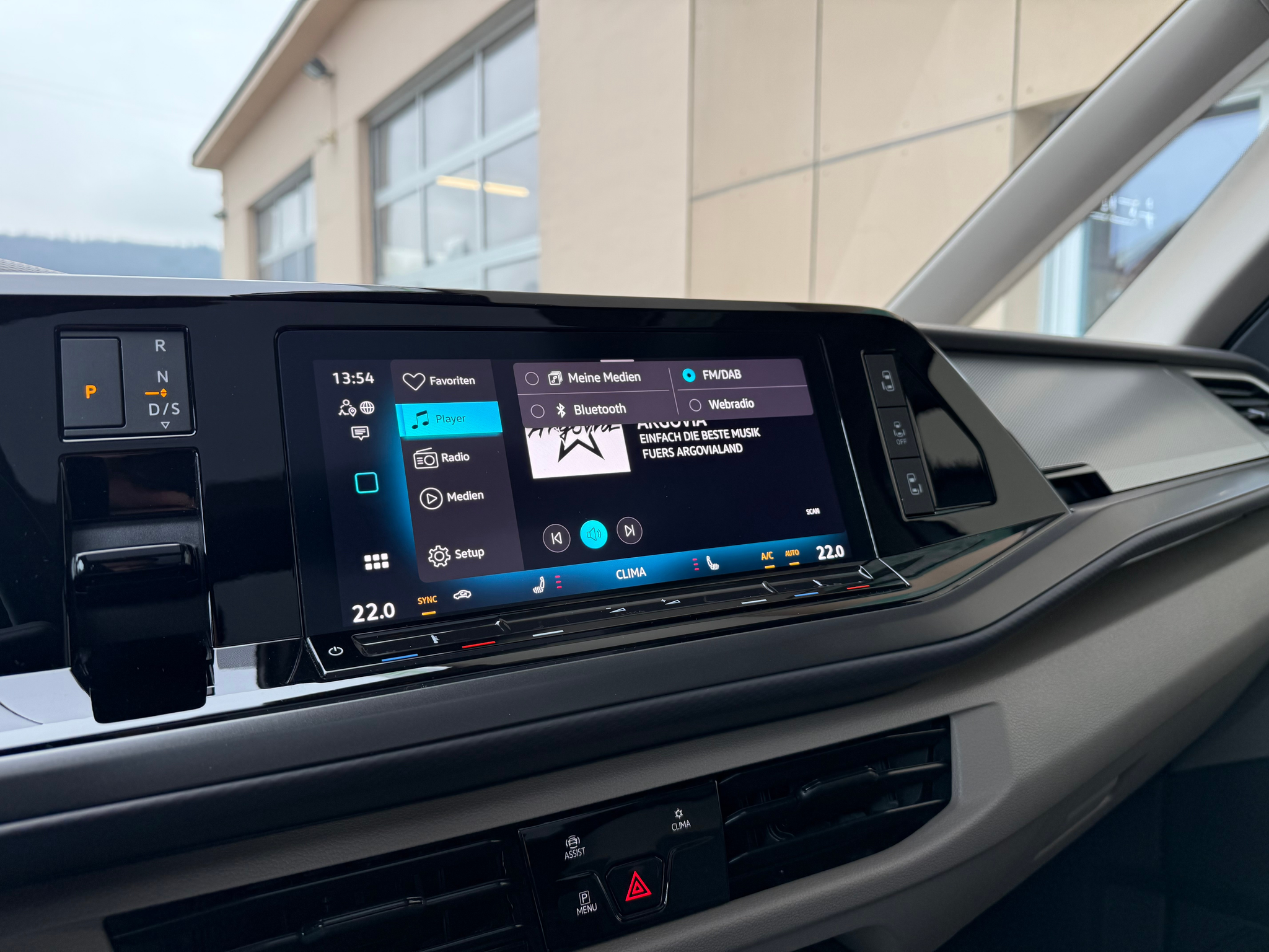 listing desktop thumbnail image 16