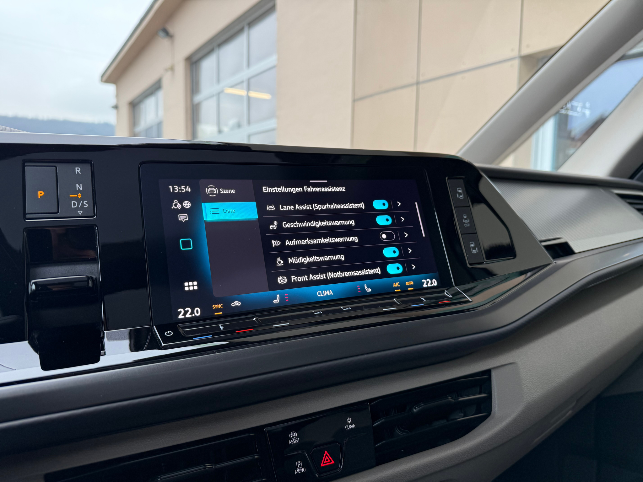 listing desktop thumbnail image 18