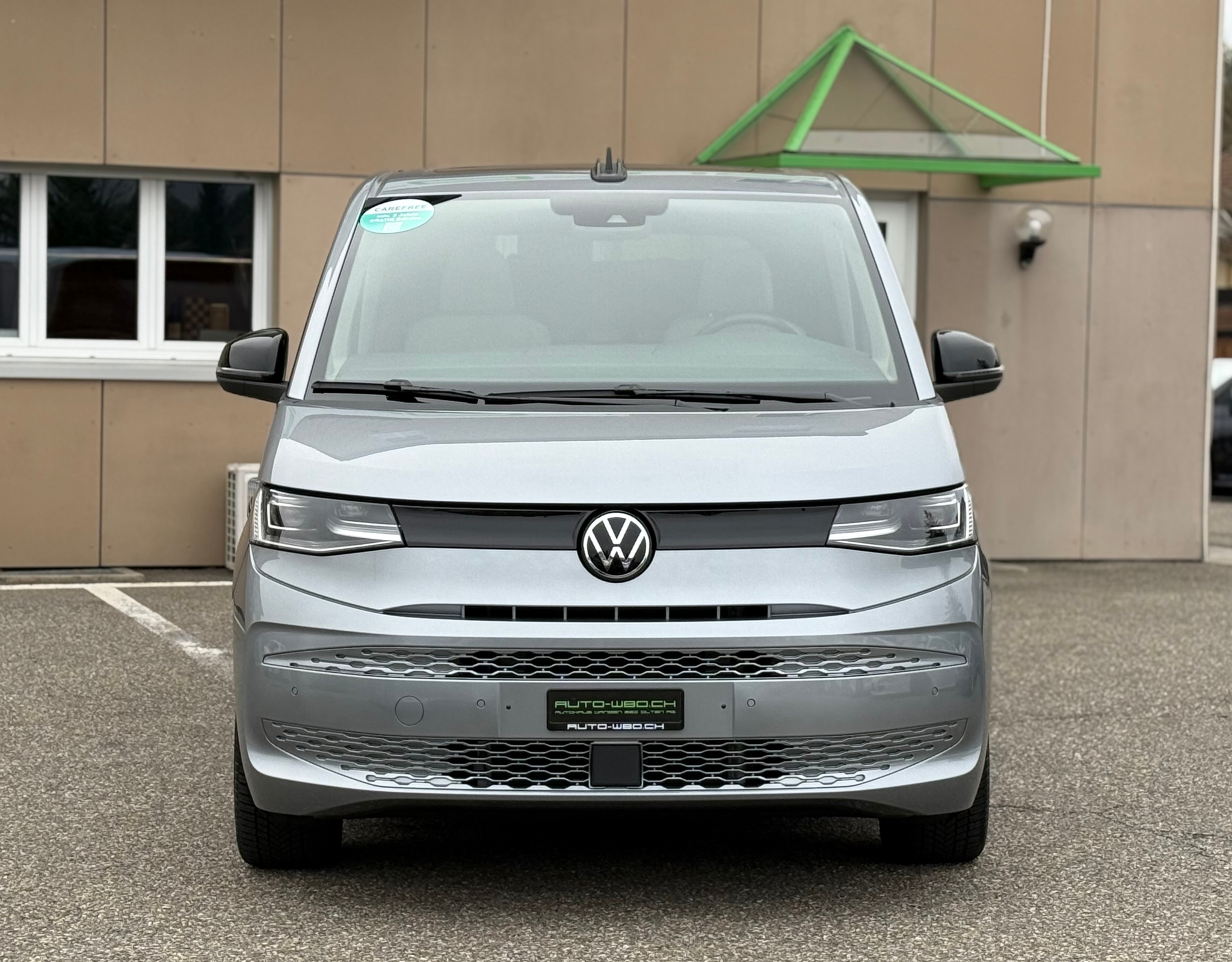 listing desktop thumbnail image 1