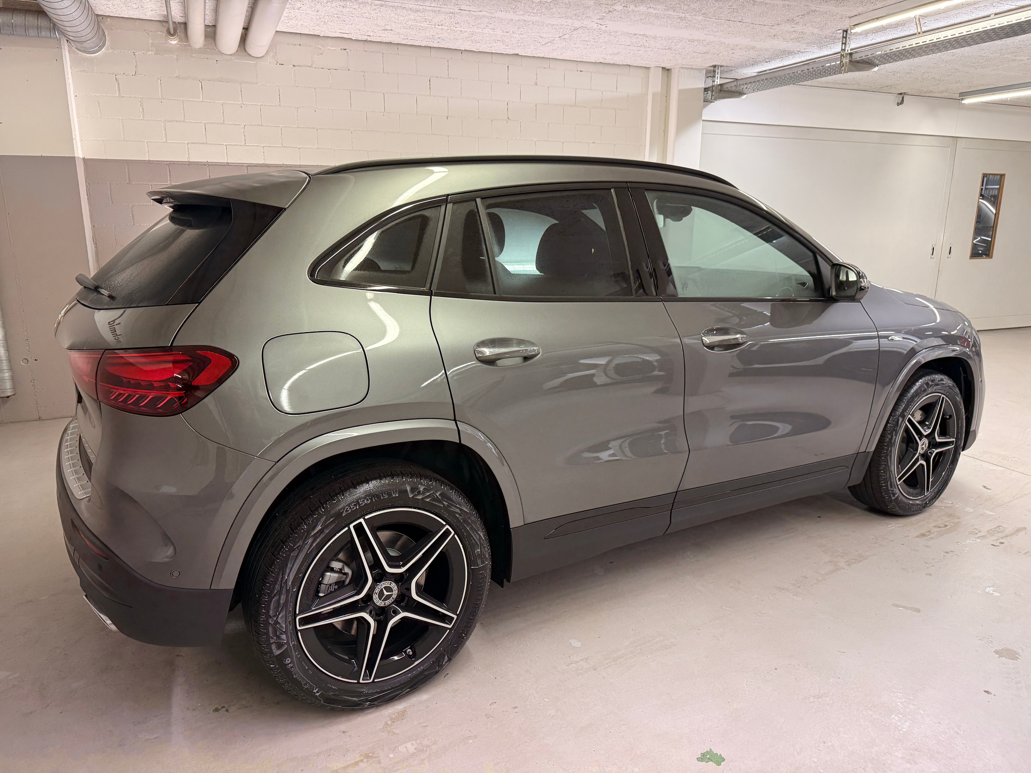 listing desktop thumbnail image 3