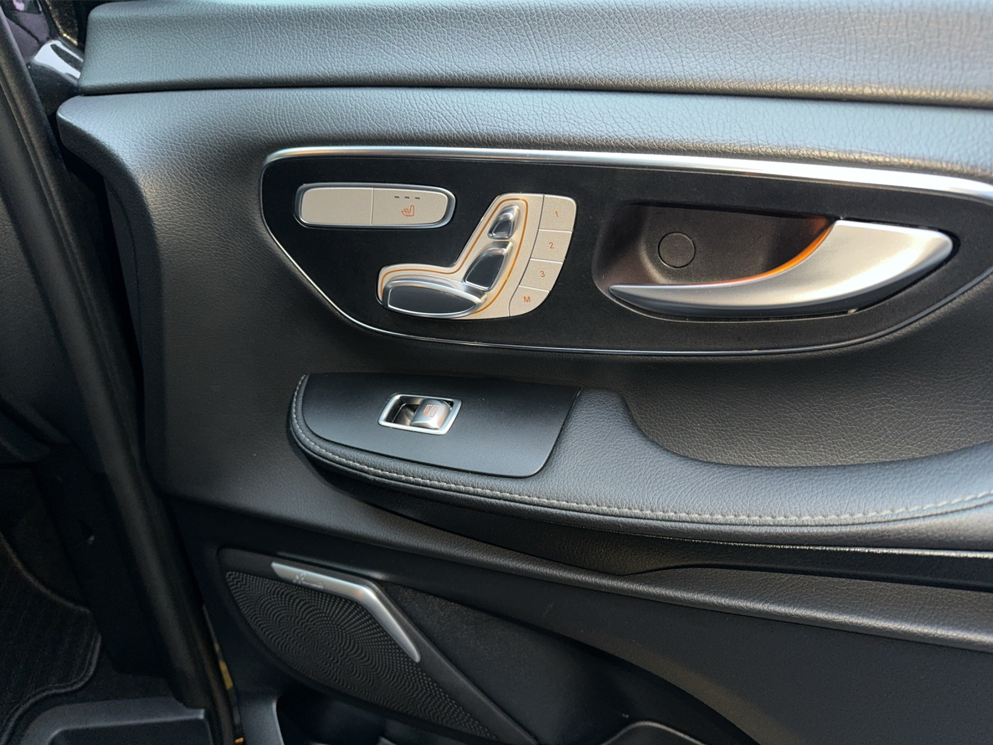 listing desktop thumbnail image 10