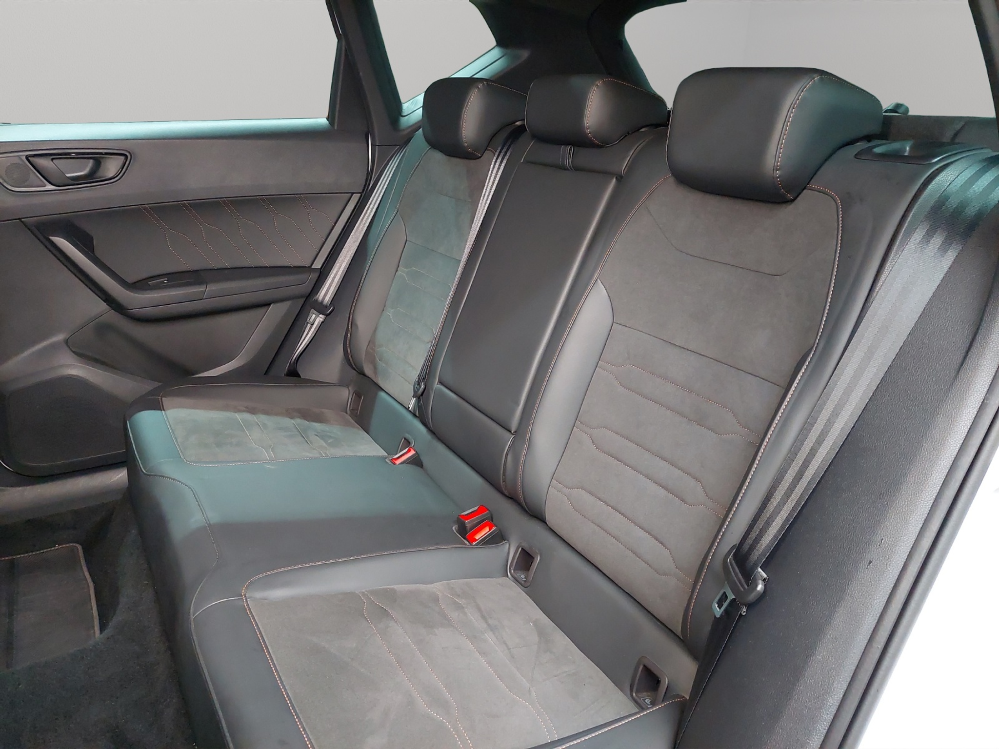 listing desktop thumbnail image 7