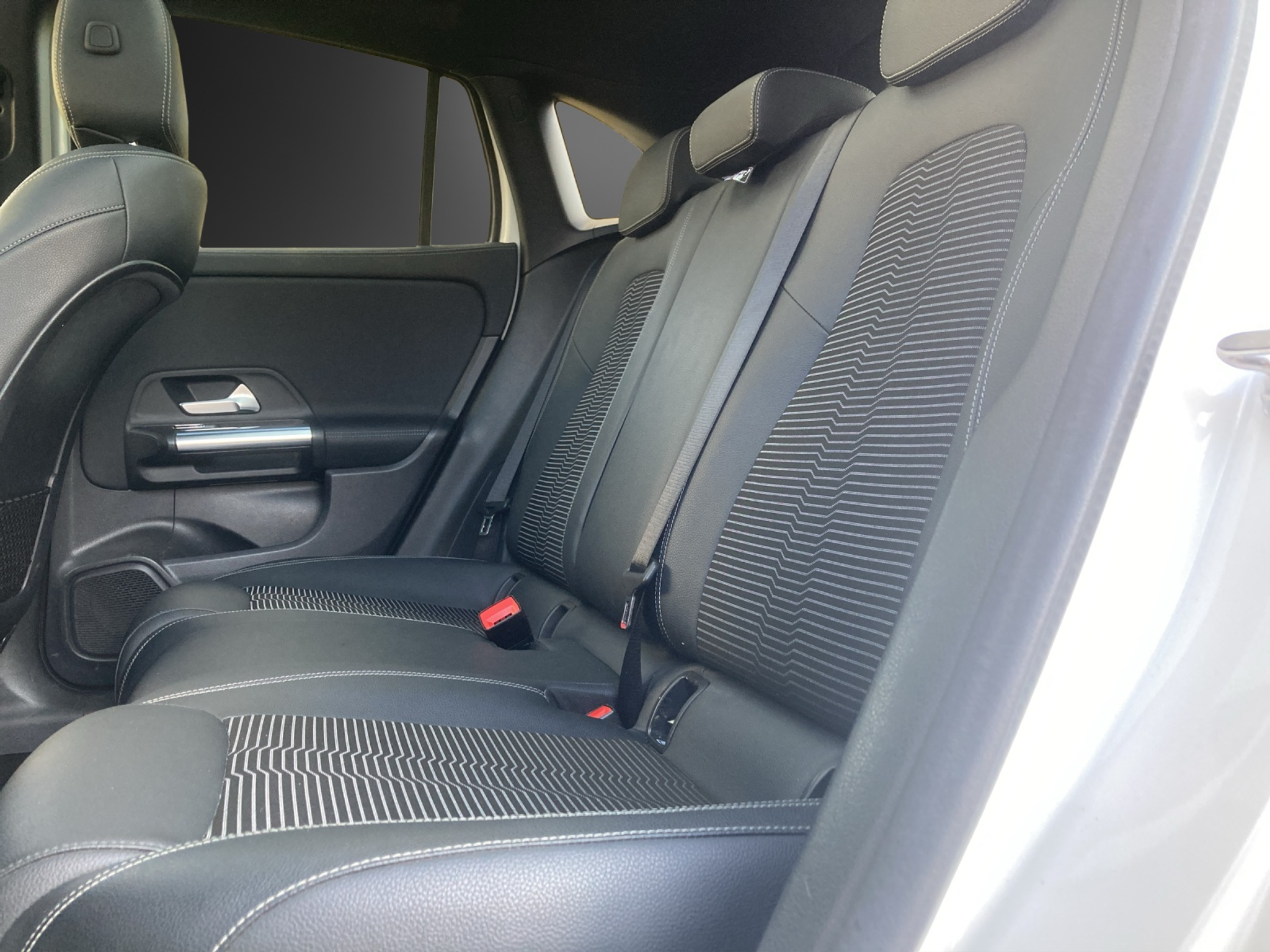 listing desktop thumbnail image 11