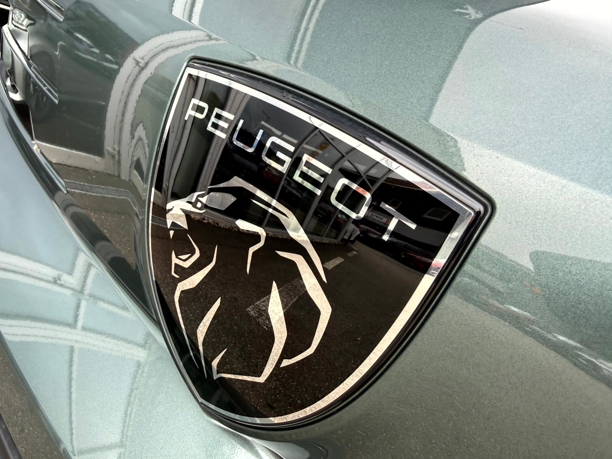 listing desktop thumbnail image 2