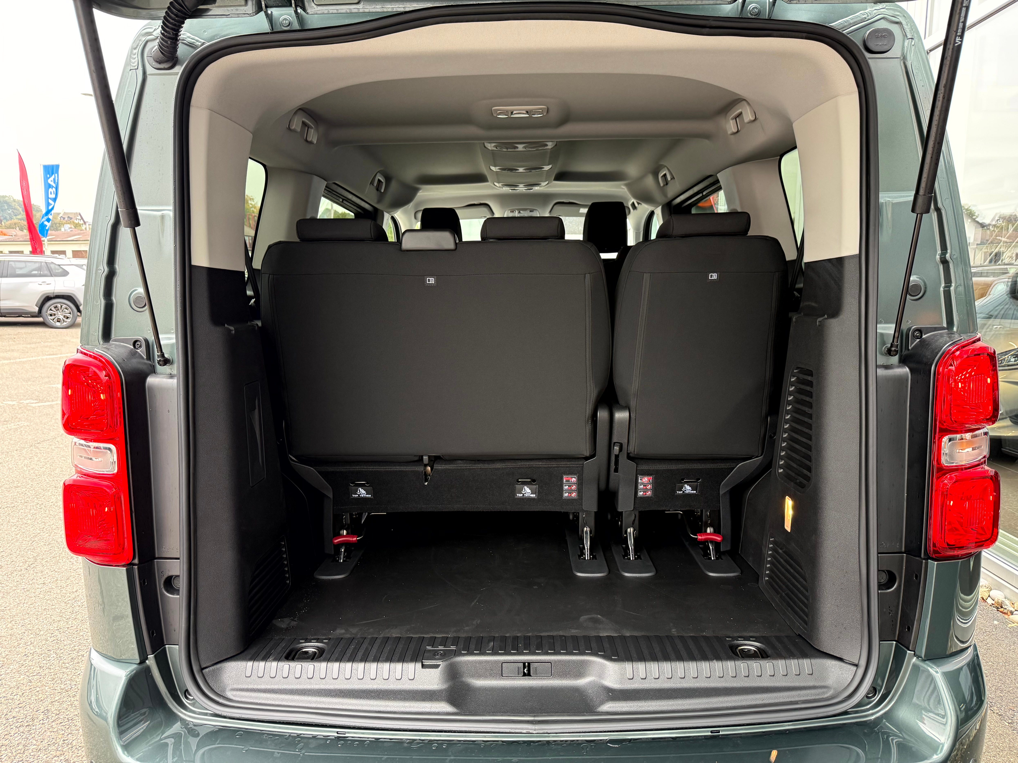 listing desktop thumbnail image 7