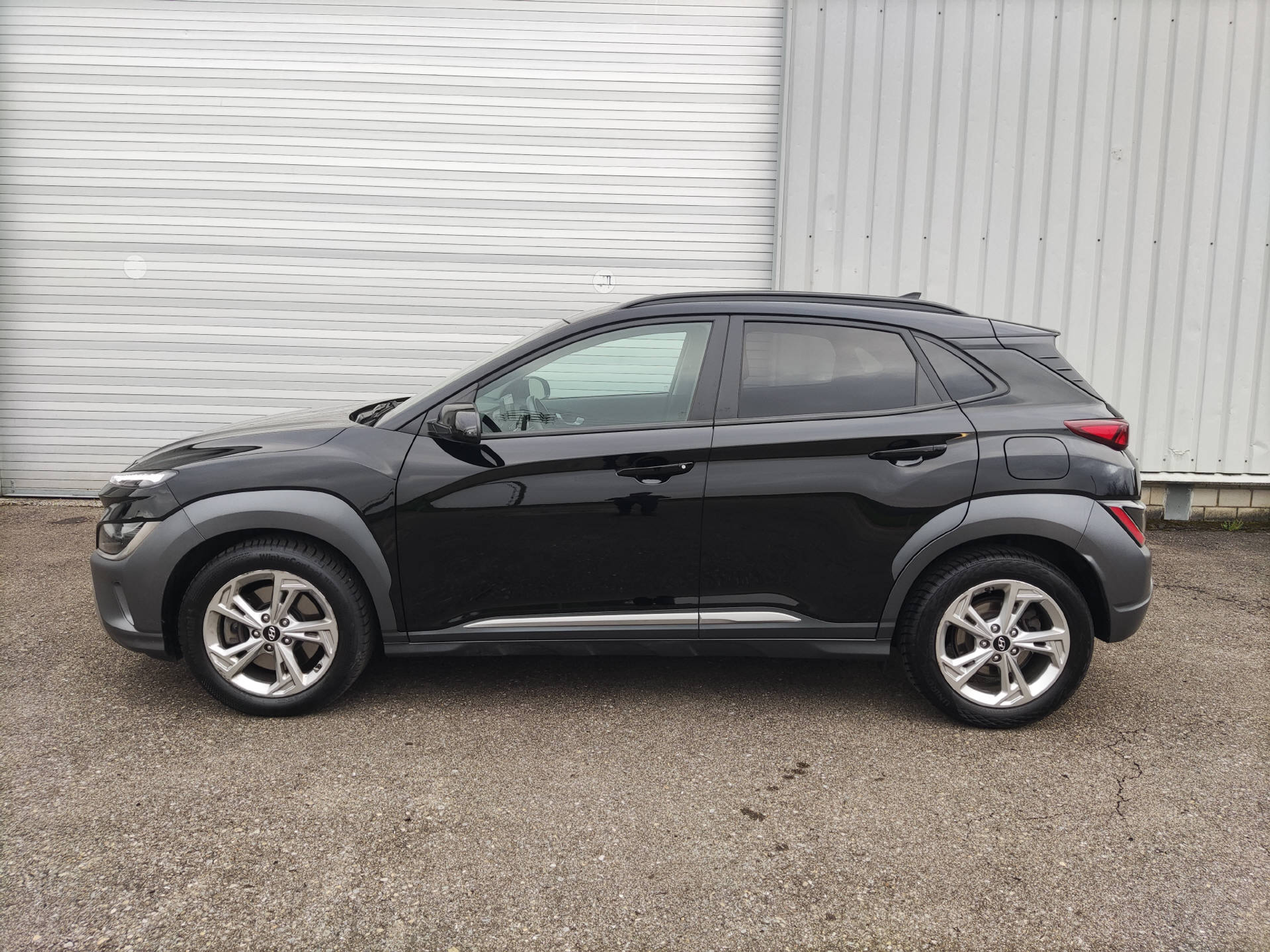 listing desktop thumbnail image 3