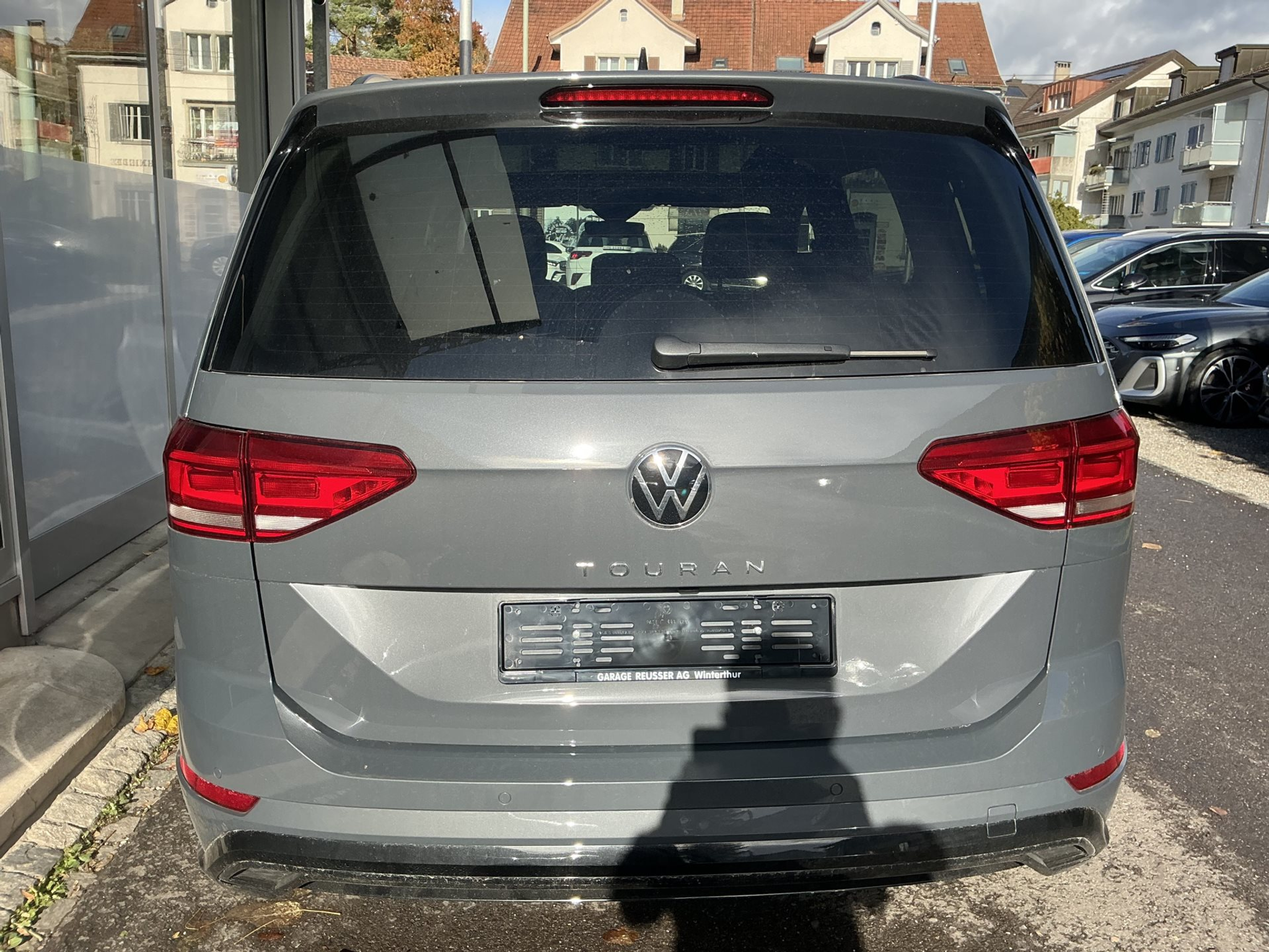 listing desktop thumbnail image 4