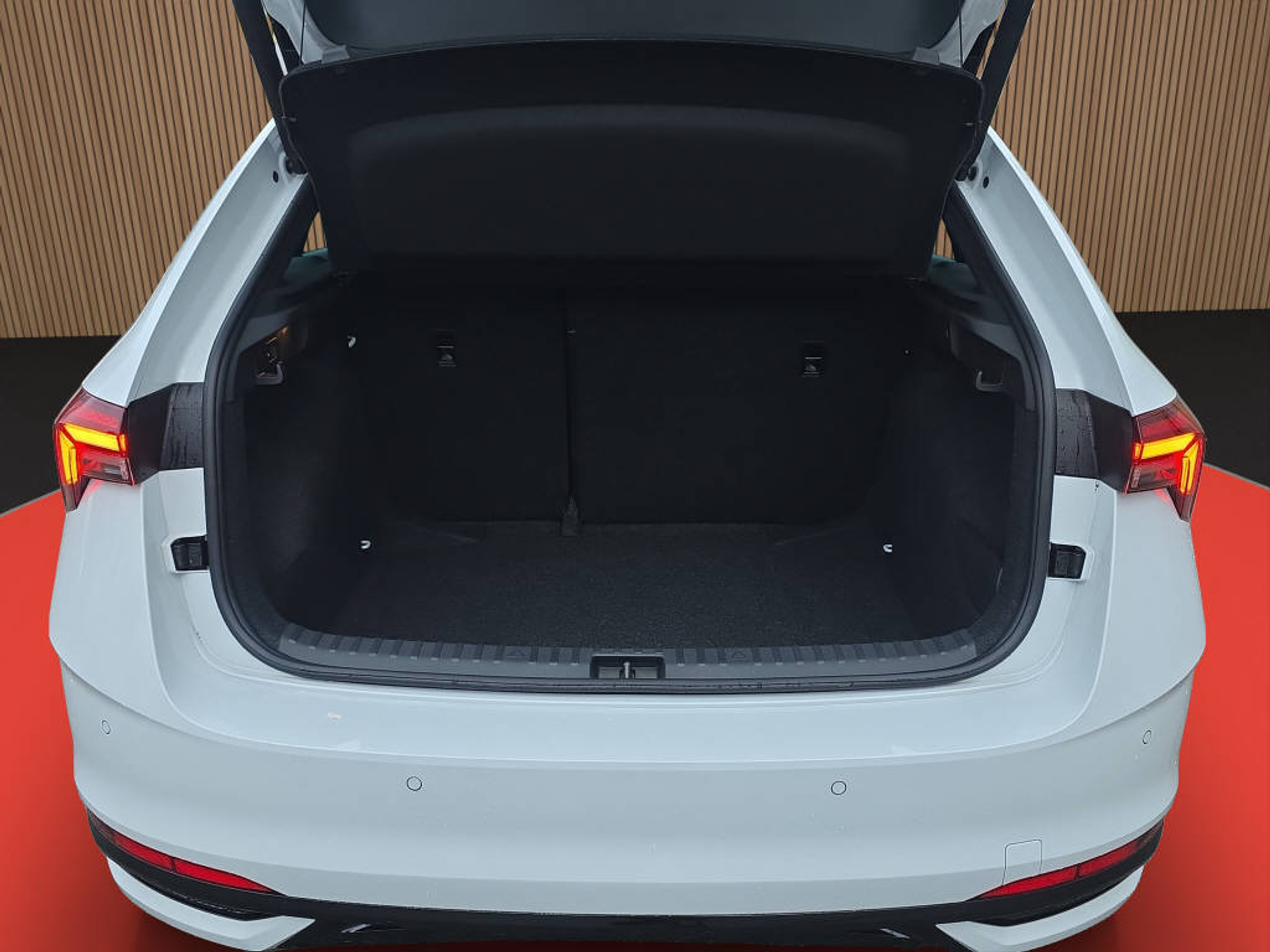 listing desktop thumbnail image 17