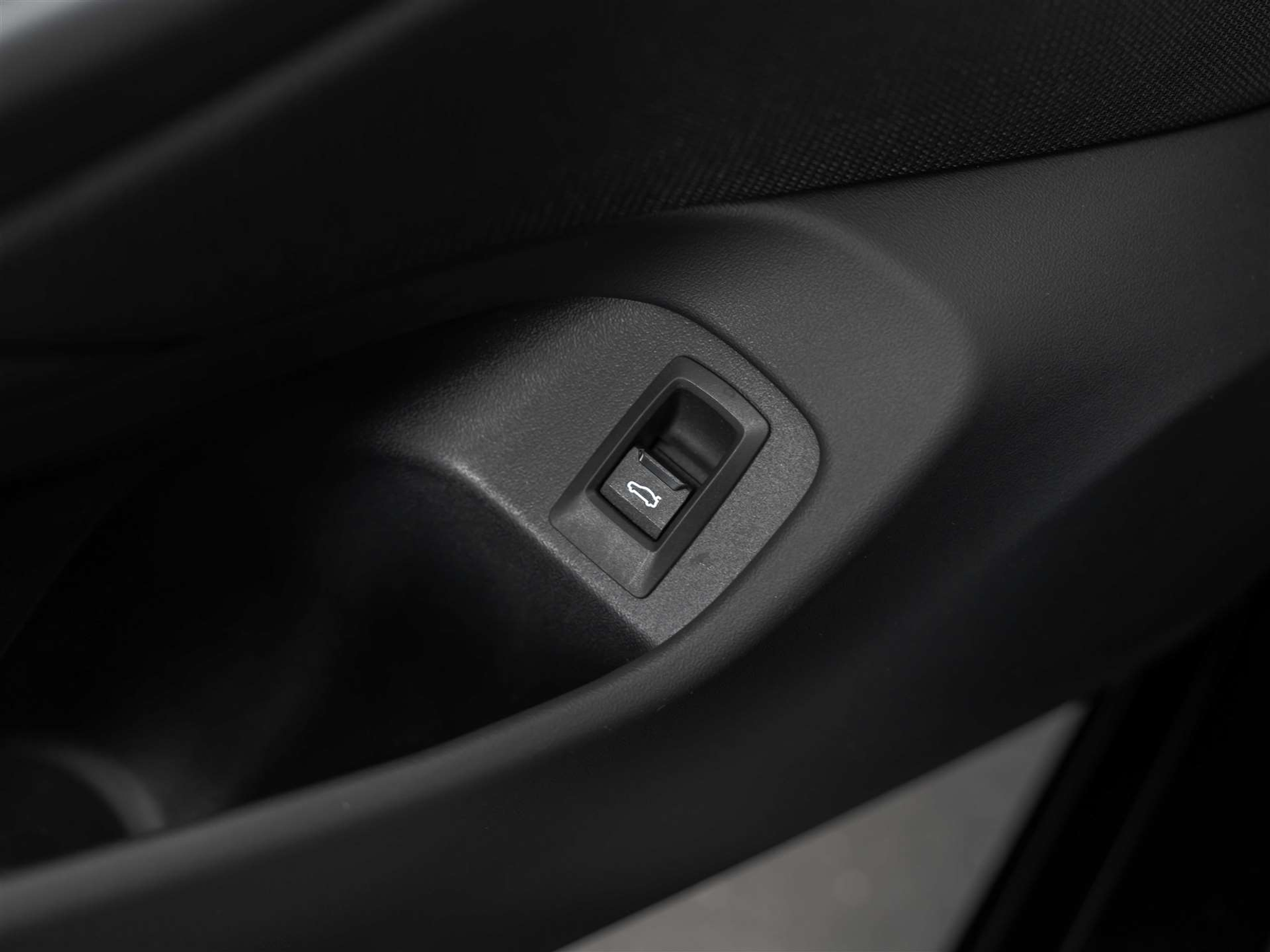 listing desktop thumbnail image 38