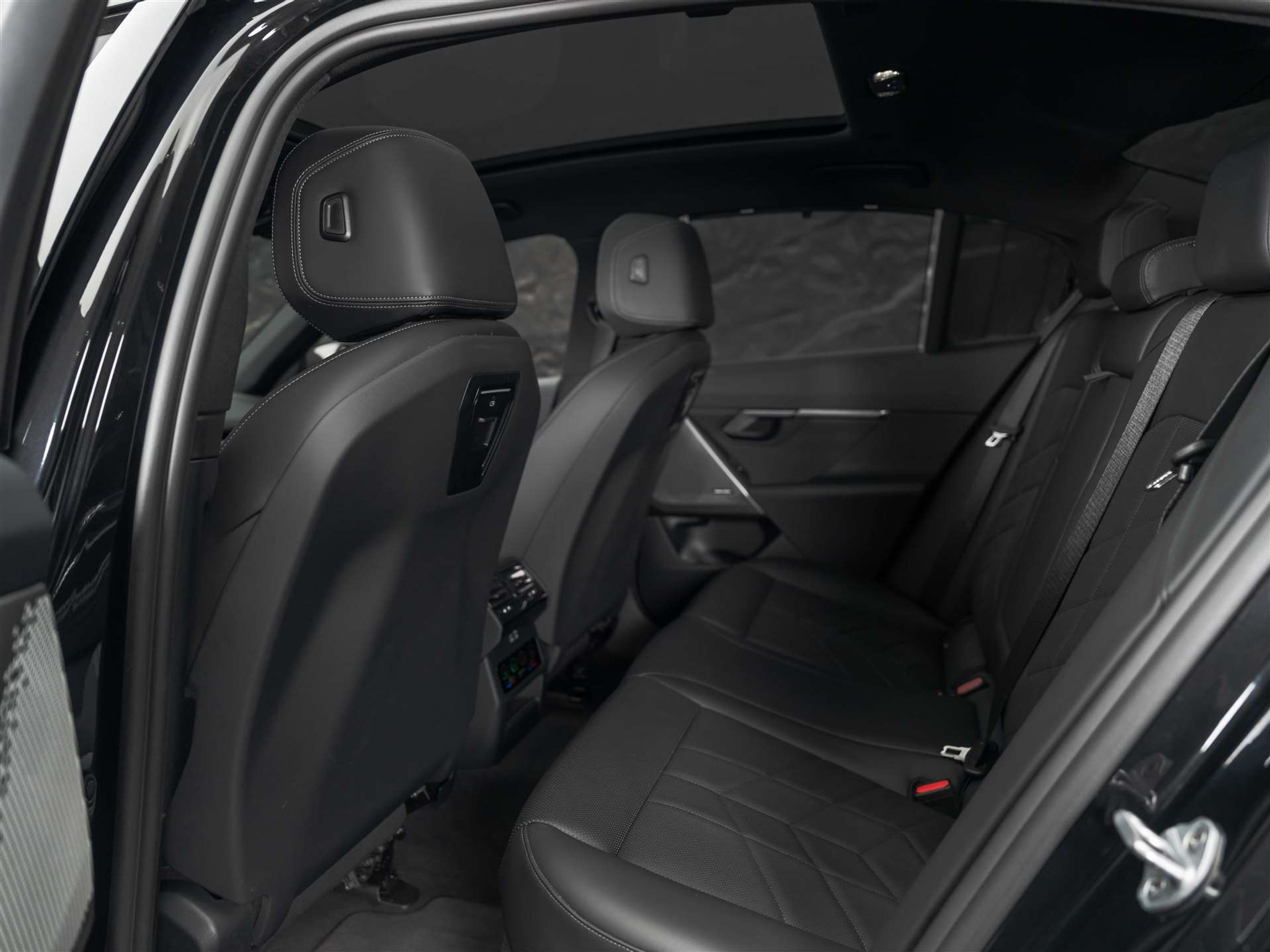 listing desktop thumbnail image 10