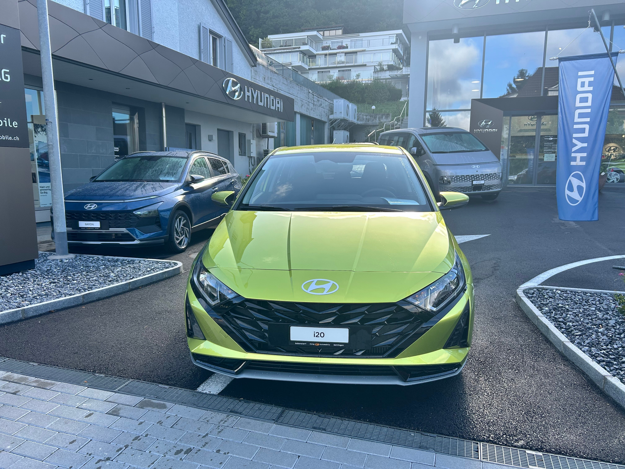 listing desktop thumbnail image 2