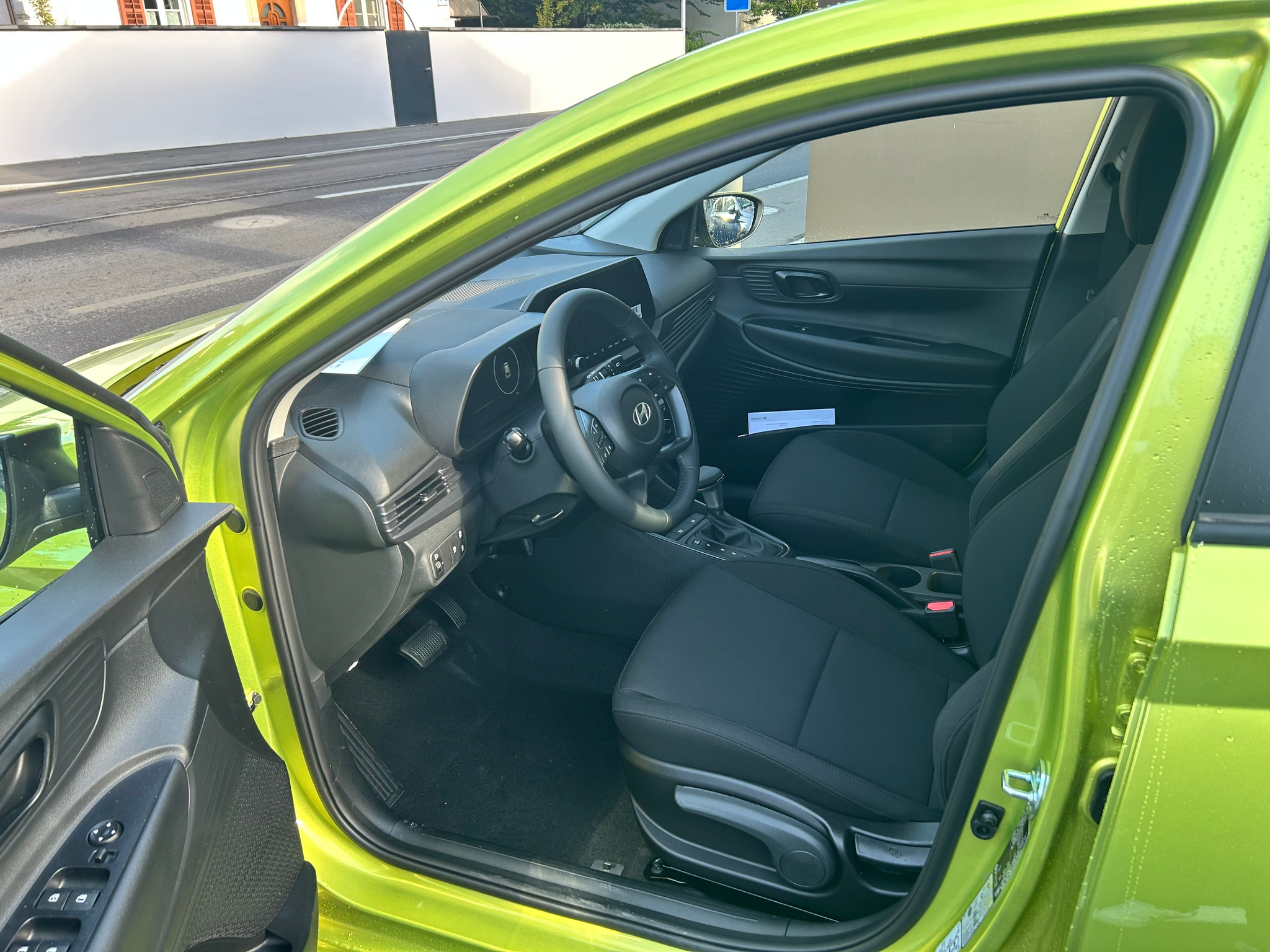 listing desktop thumbnail image 9