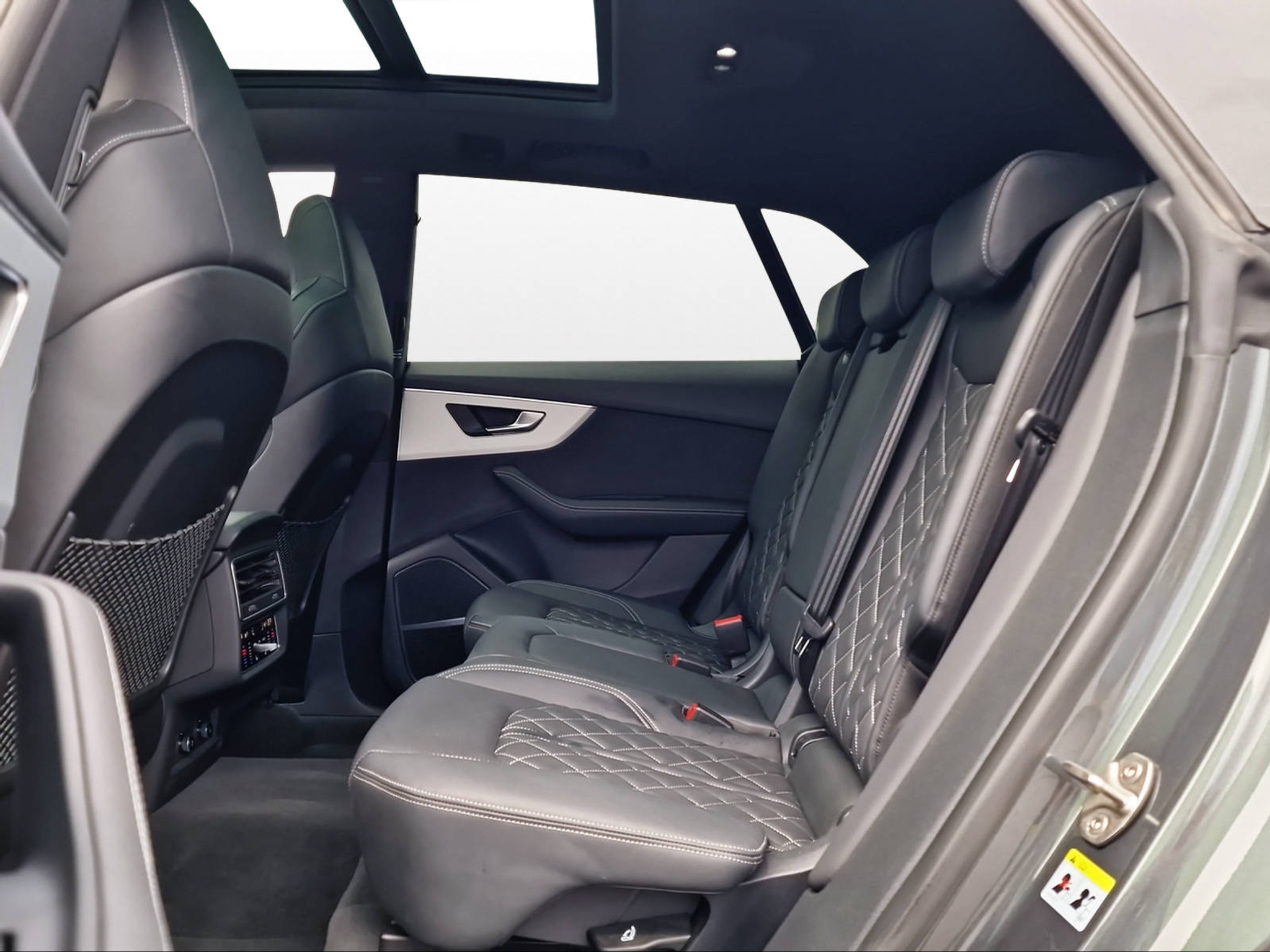 listing desktop thumbnail image 10