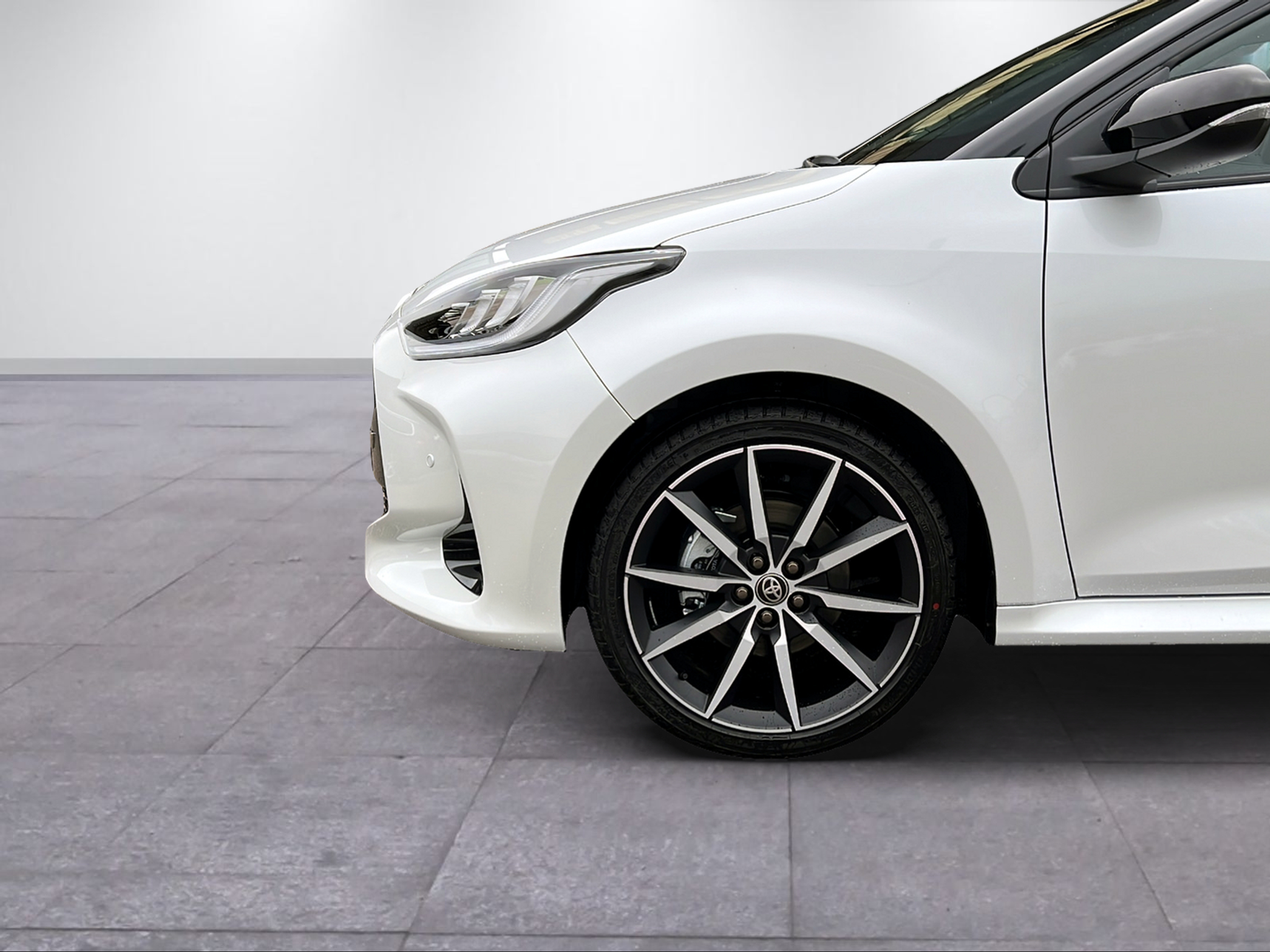 listing desktop thumbnail image 2