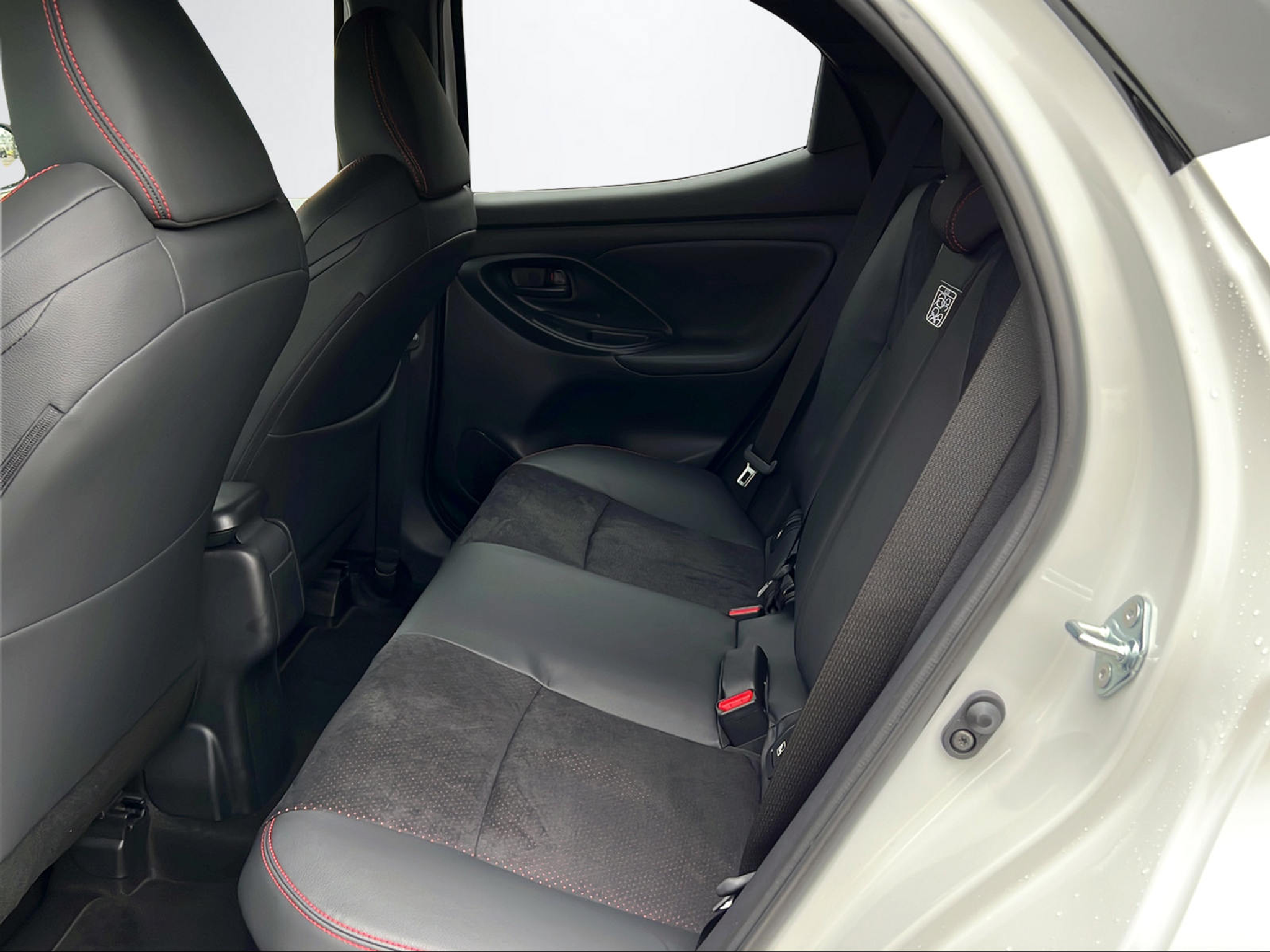 listing desktop thumbnail image 10