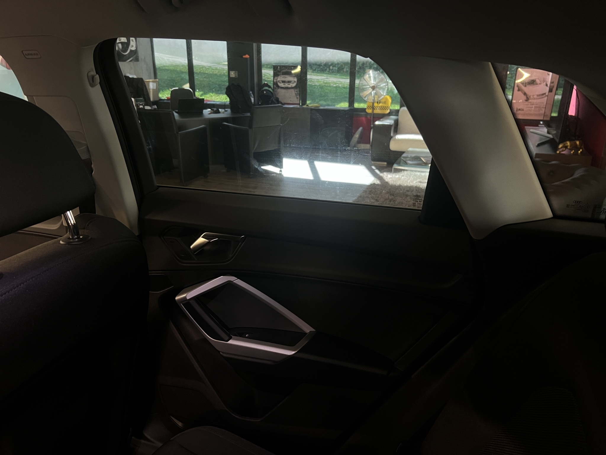 listing desktop thumbnail image 13