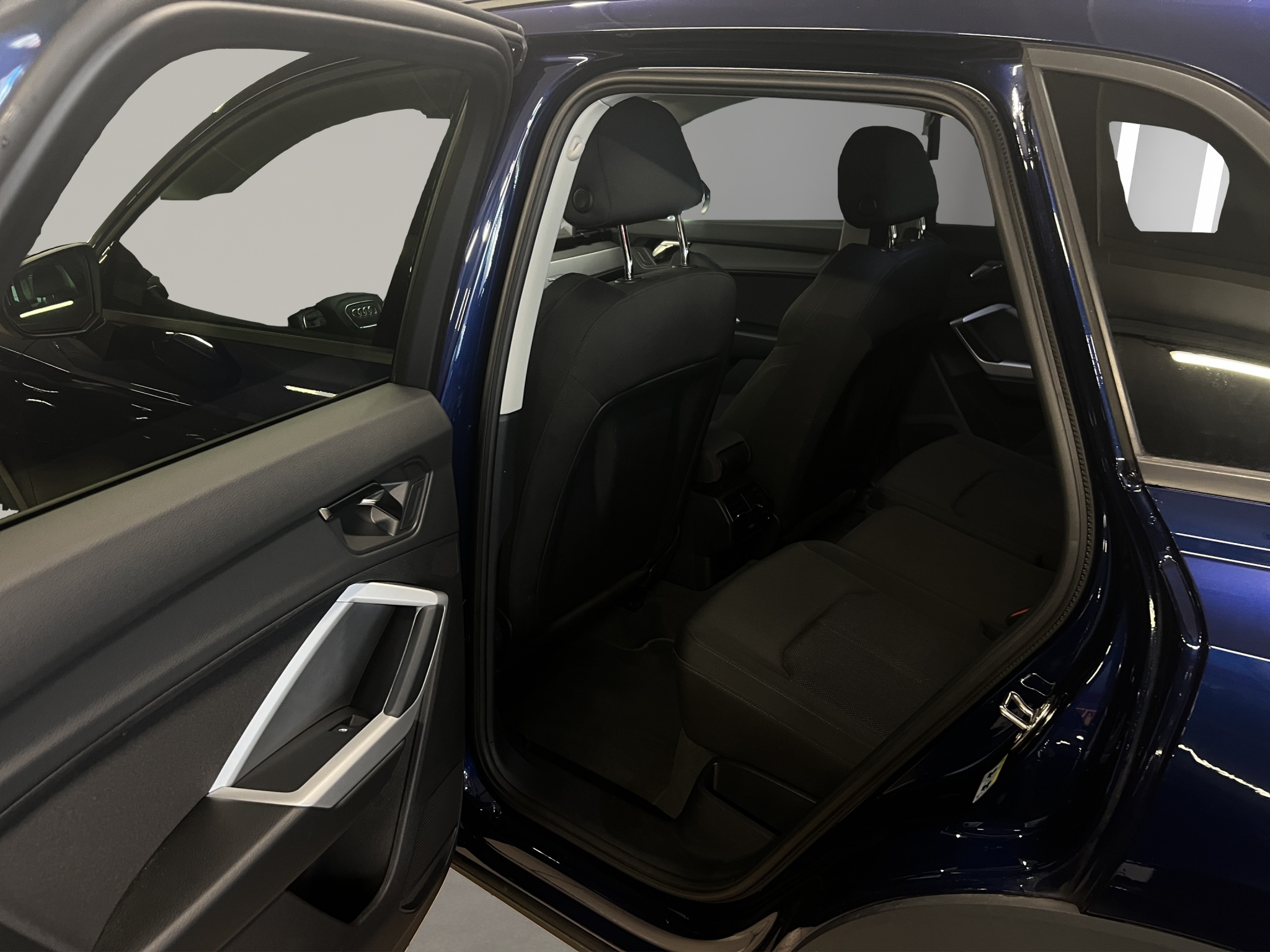 listing desktop thumbnail image 12