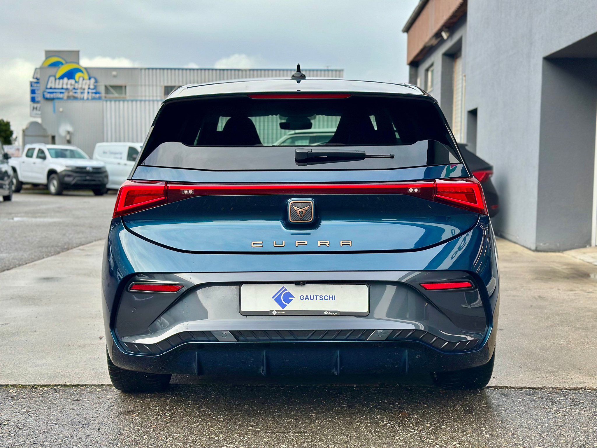 listing desktop thumbnail image 4