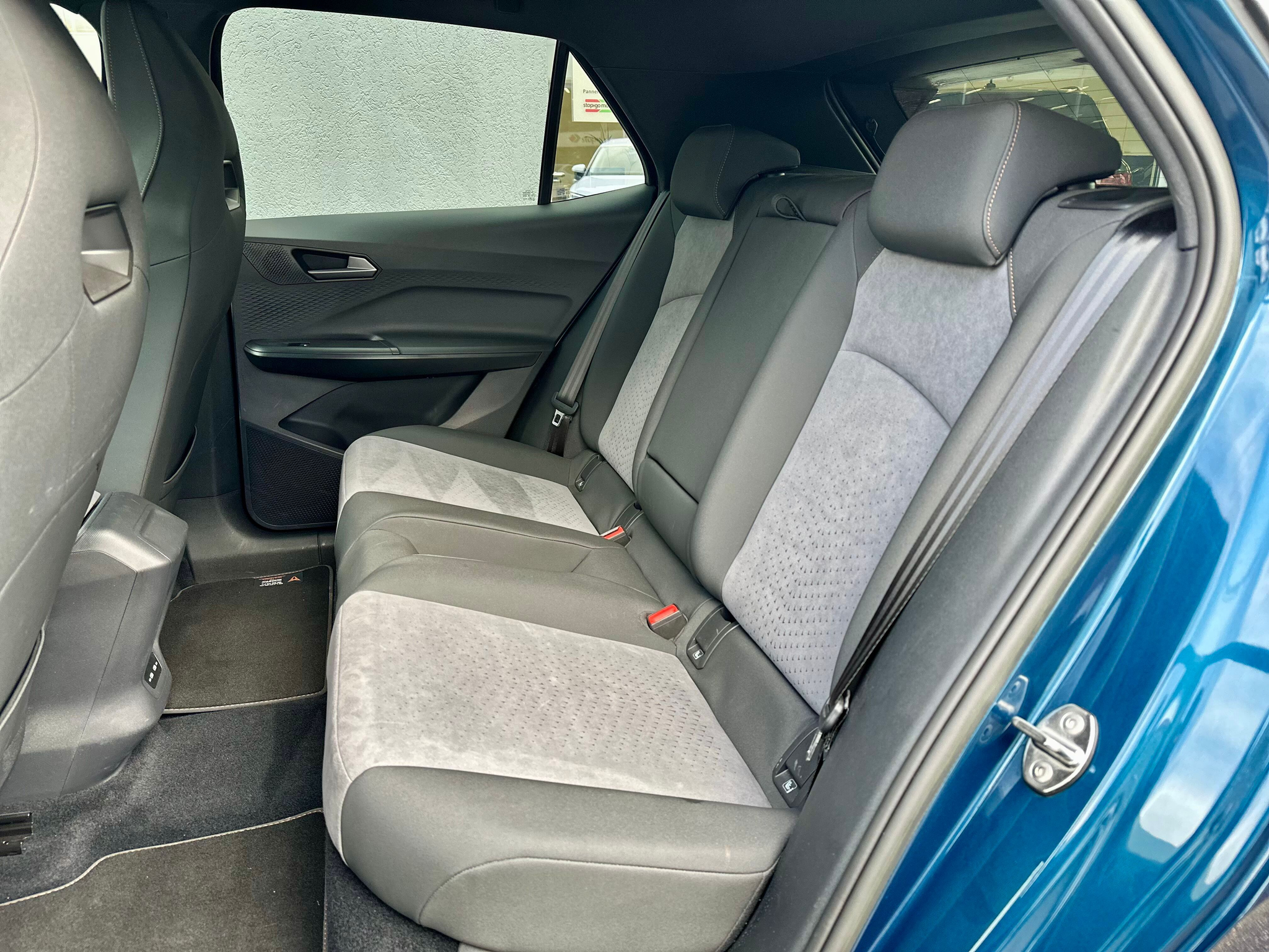 listing desktop thumbnail image 9