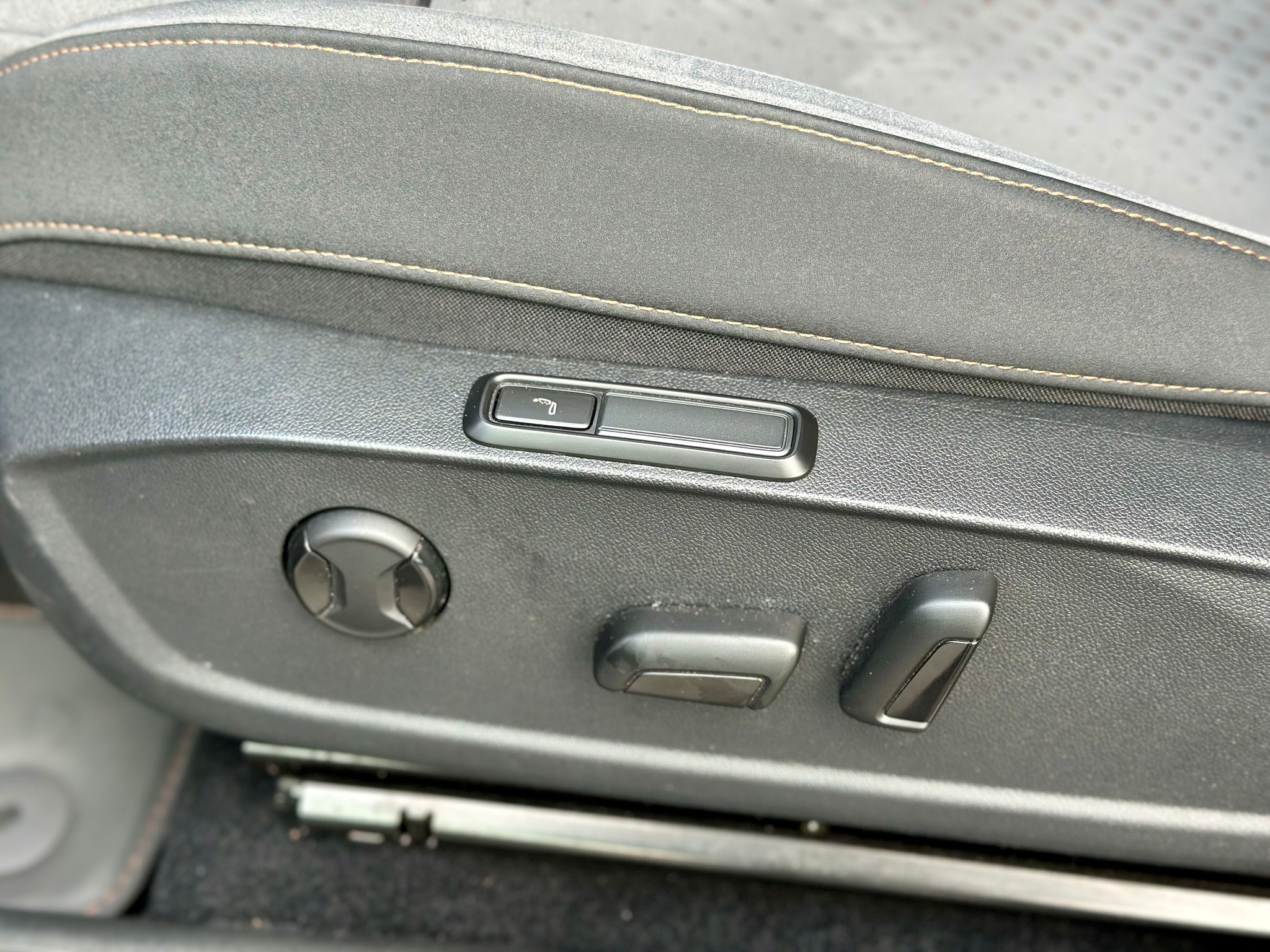 listing desktop thumbnail image 14