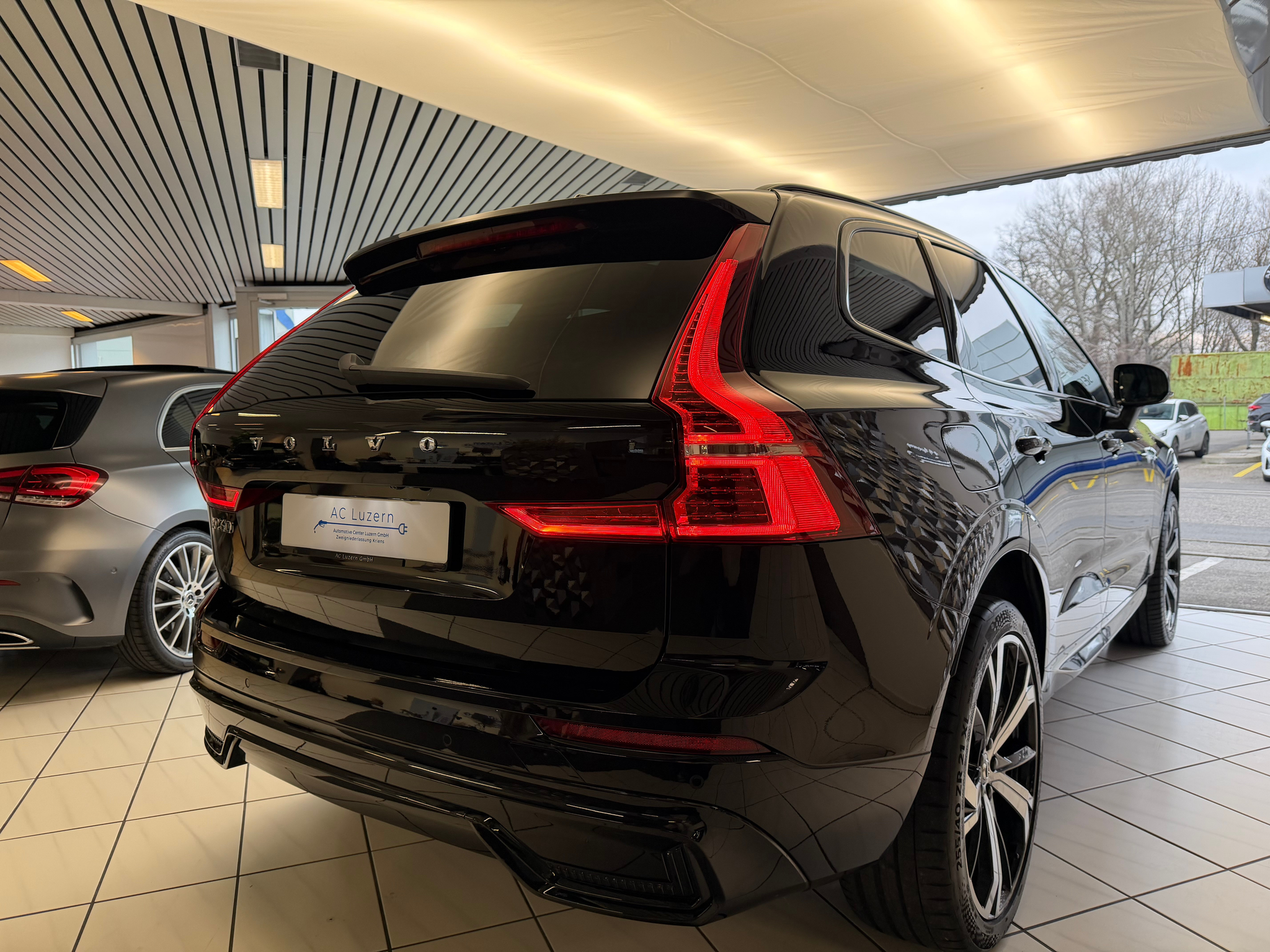 listing desktop thumbnail image 3