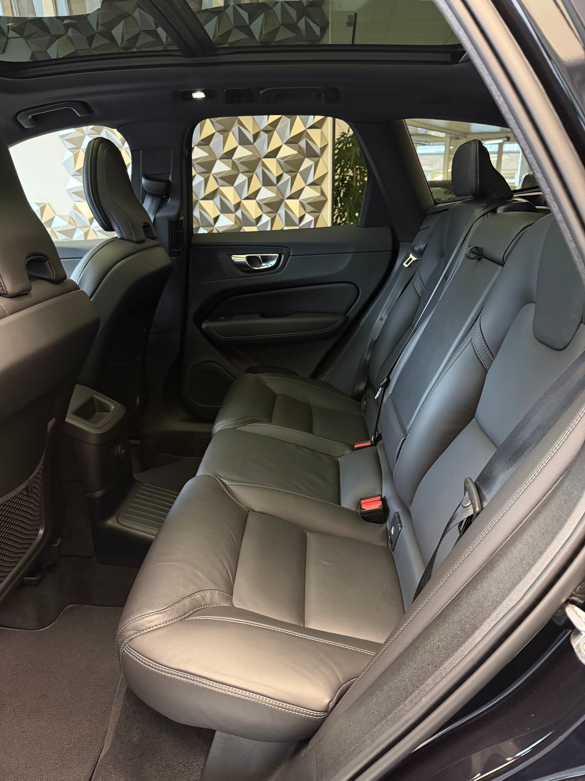 listing desktop thumbnail image 9