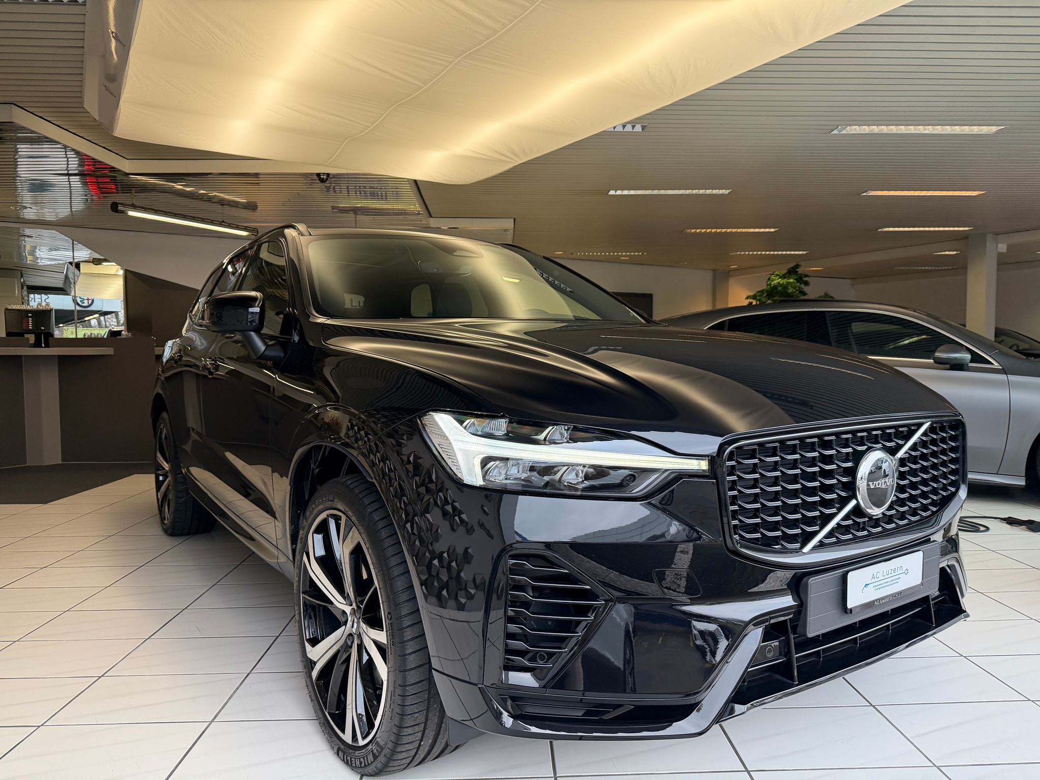 listing desktop thumbnail image 4