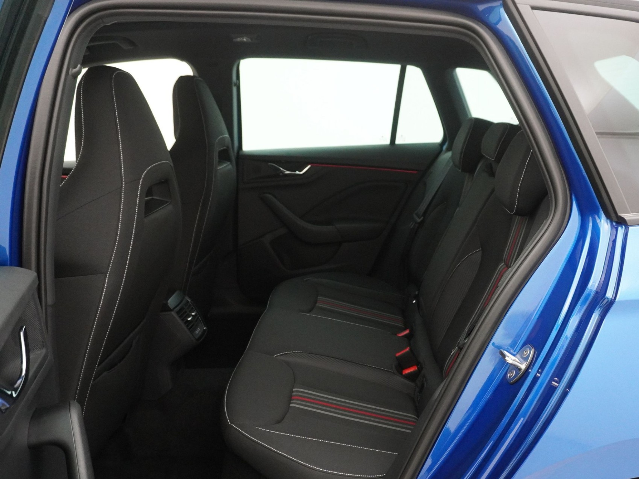 listing desktop thumbnail image 15