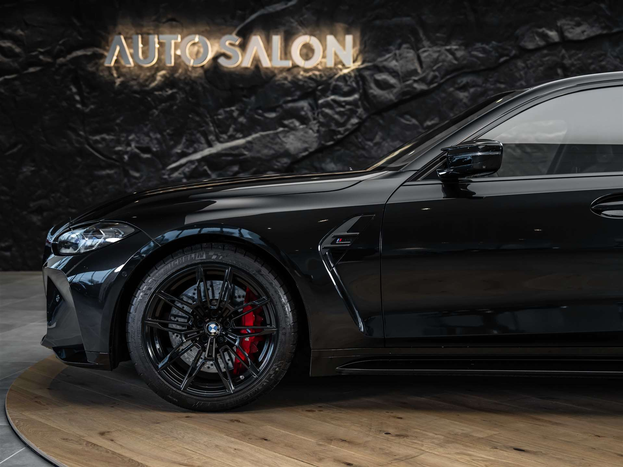 listing desktop thumbnail image 16