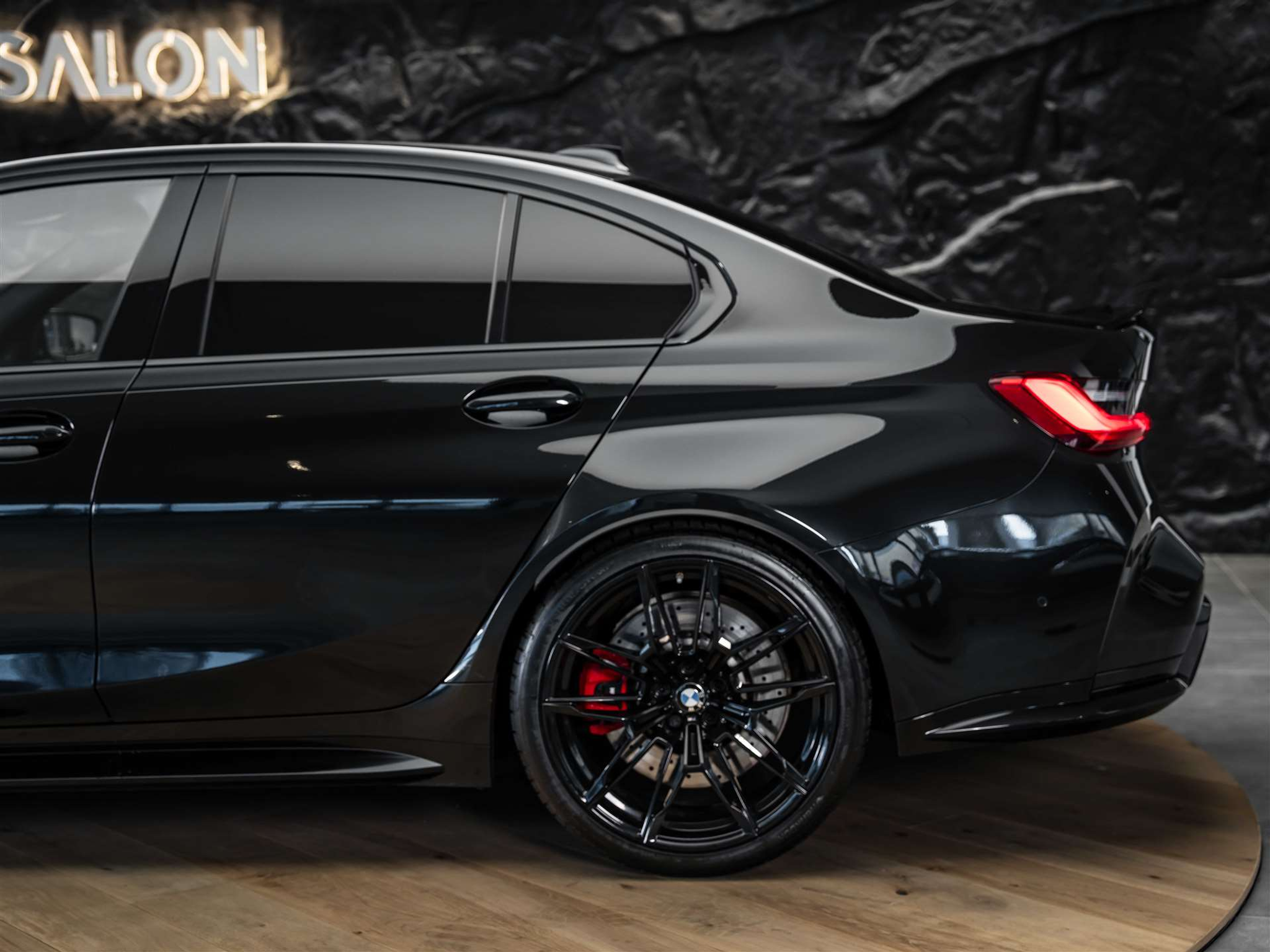 listing desktop thumbnail image 18