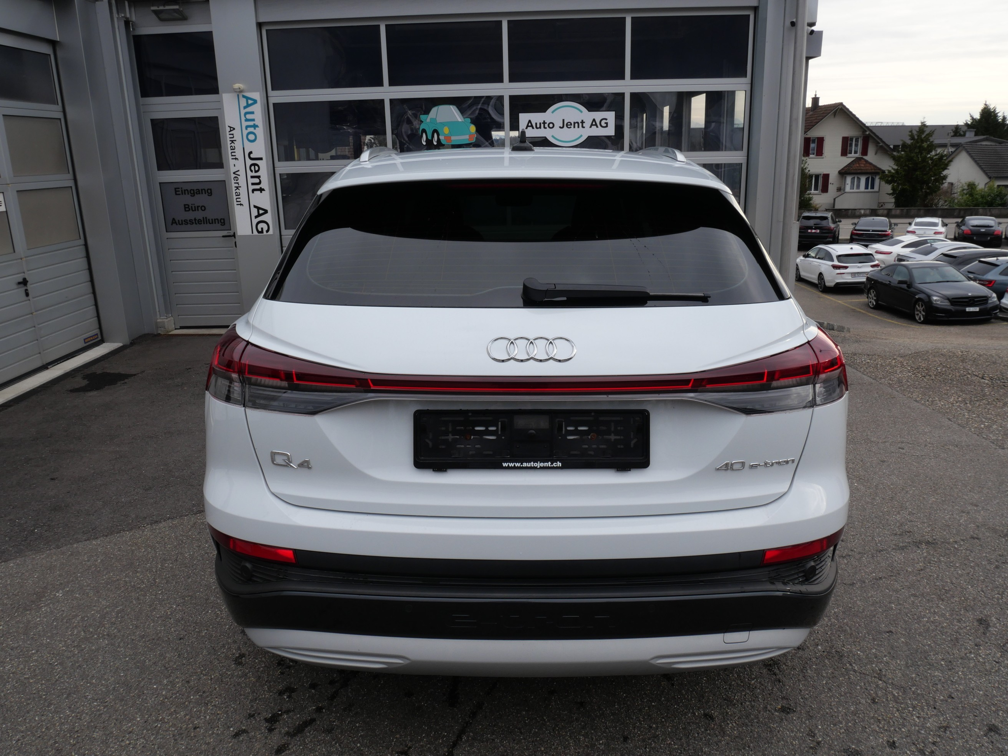 listing desktop thumbnail image 6