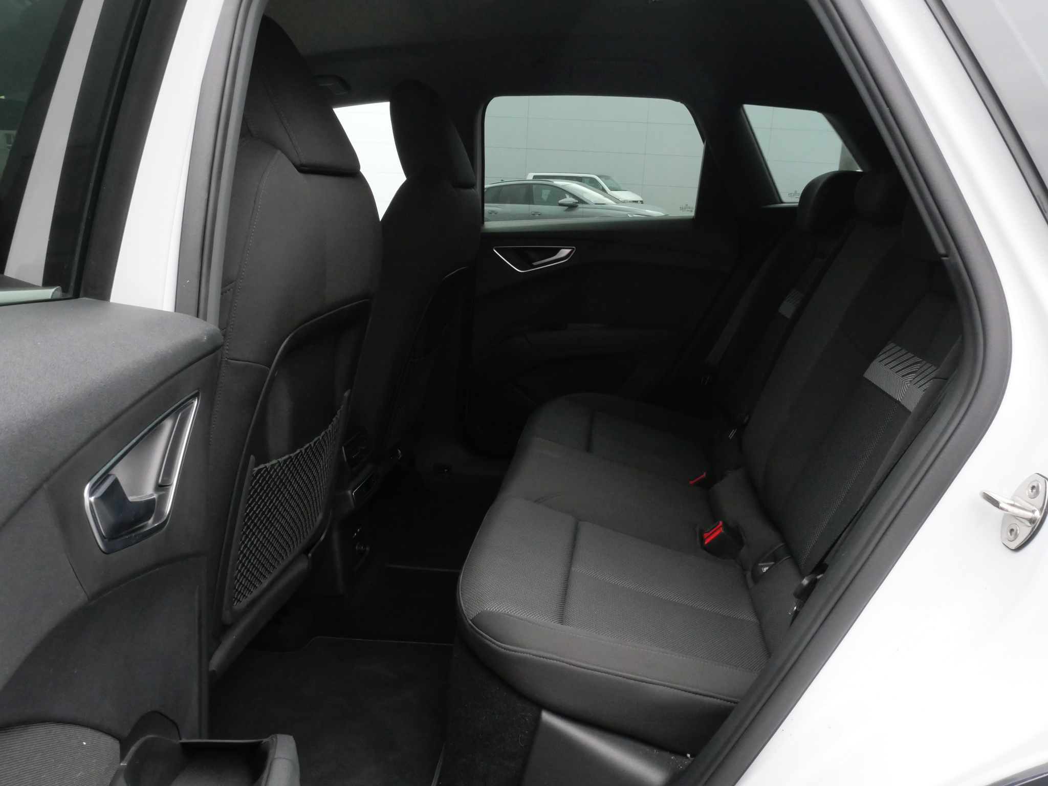 listing desktop thumbnail image 9