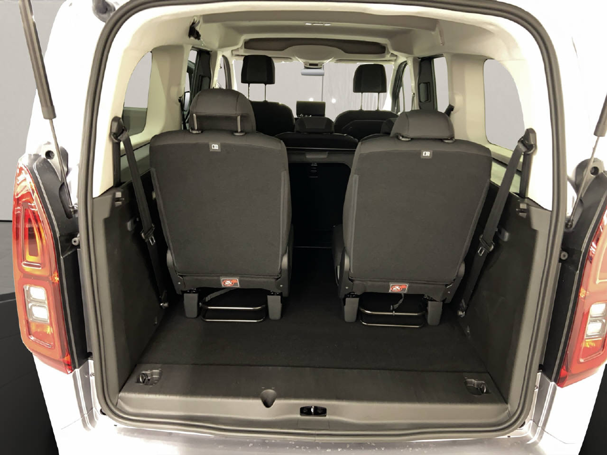 listing desktop thumbnail image 12