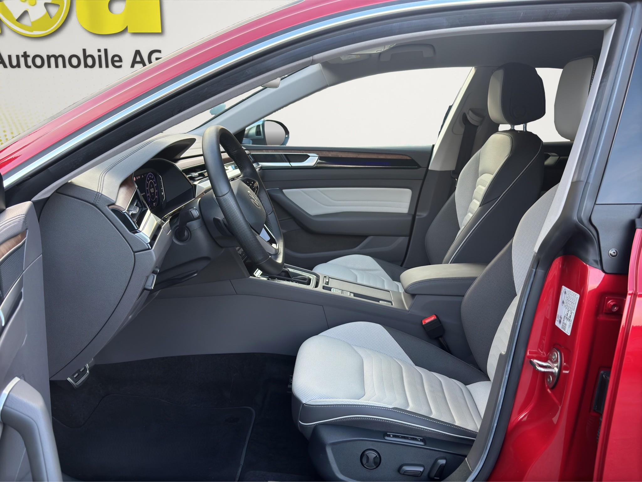 listing desktop thumbnail image 11