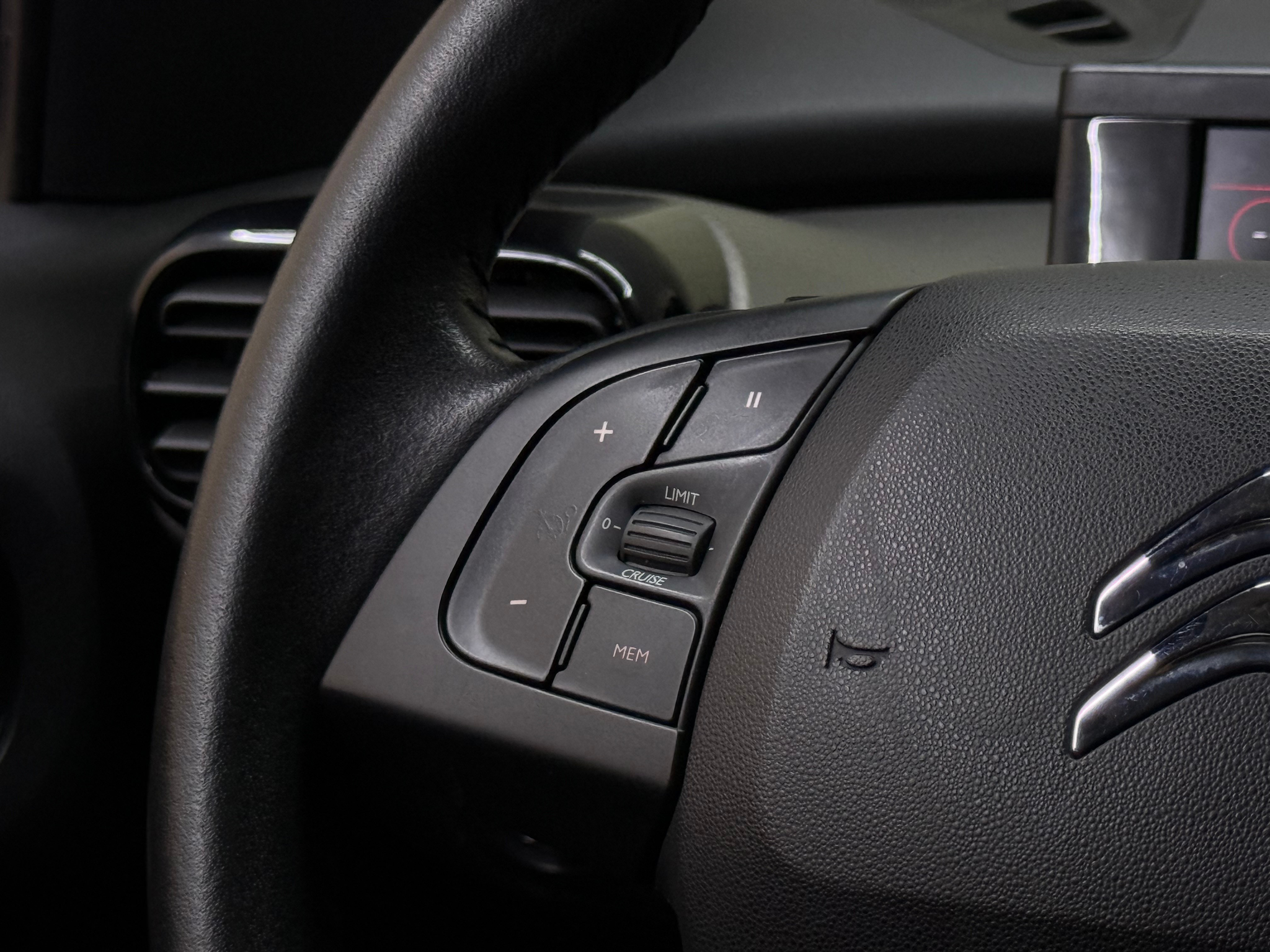 listing desktop thumbnail image 11