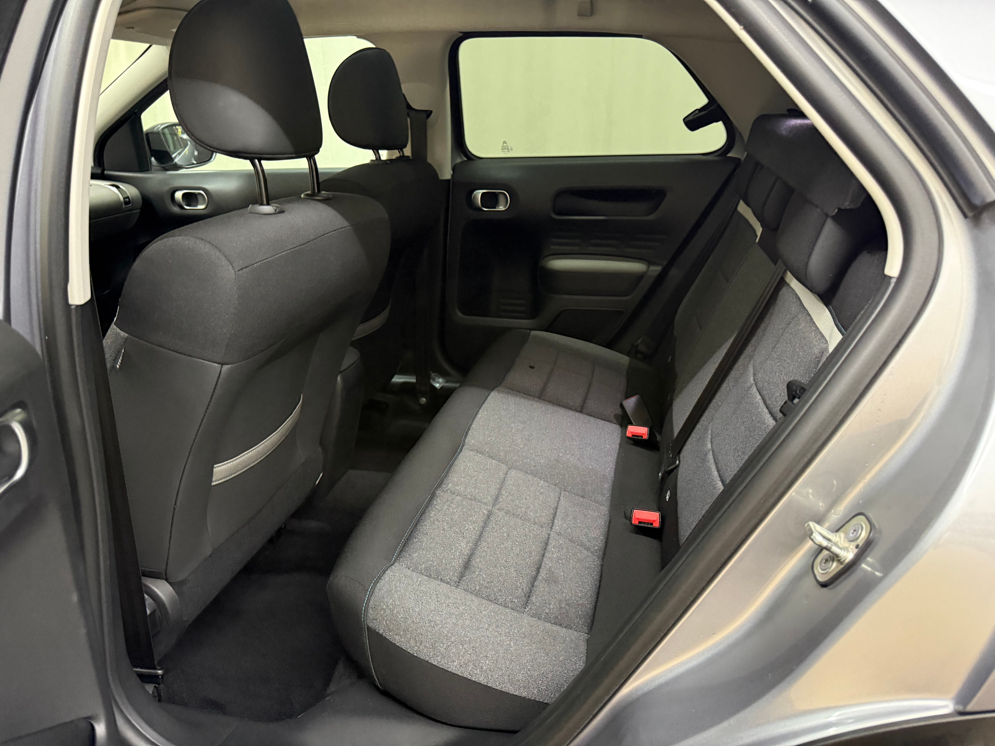 listing desktop thumbnail image 9