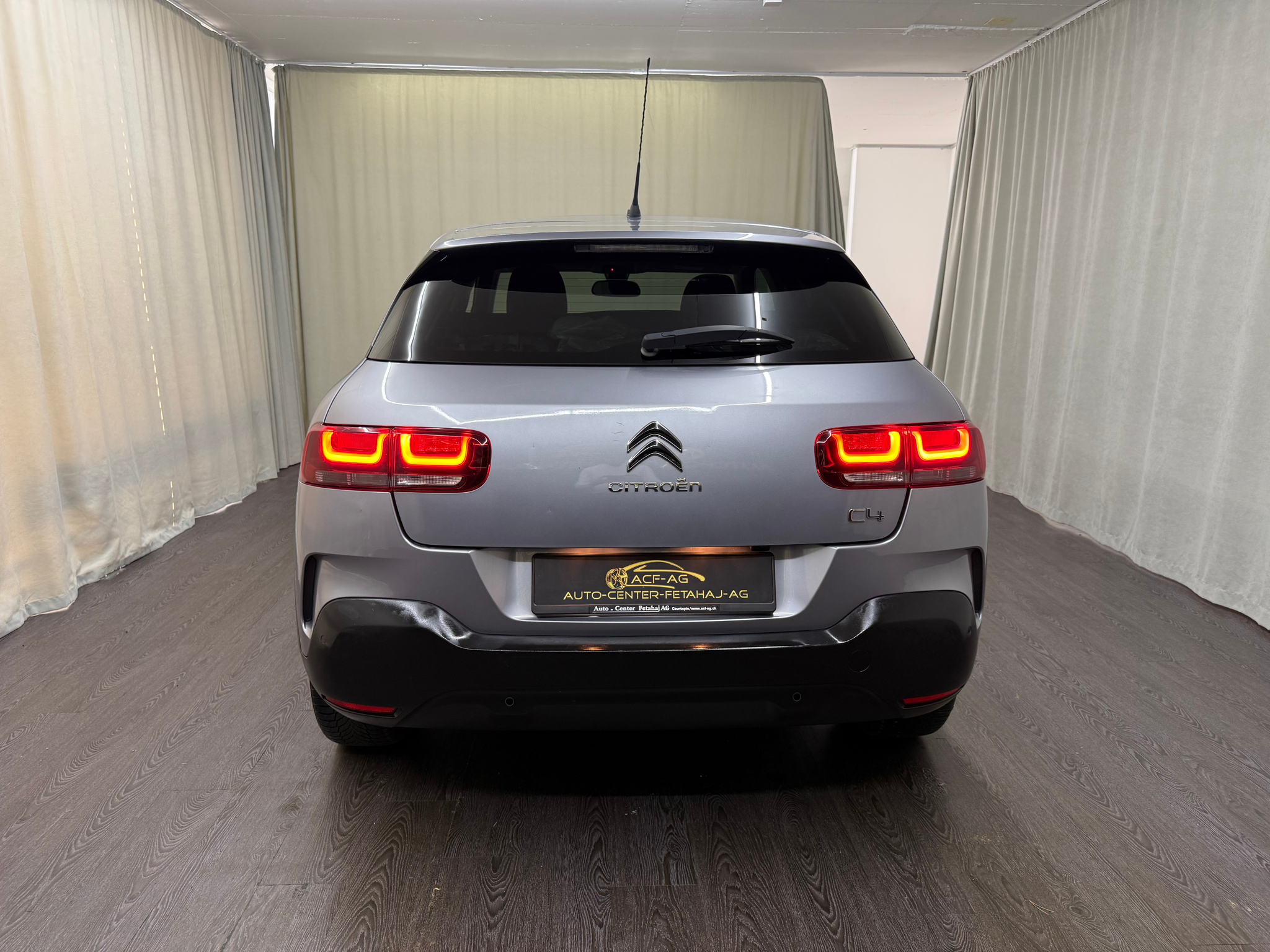 listing desktop thumbnail image 4