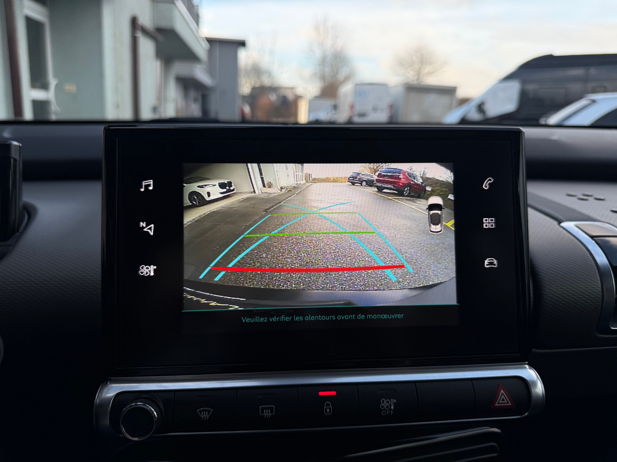 listing desktop thumbnail image 15