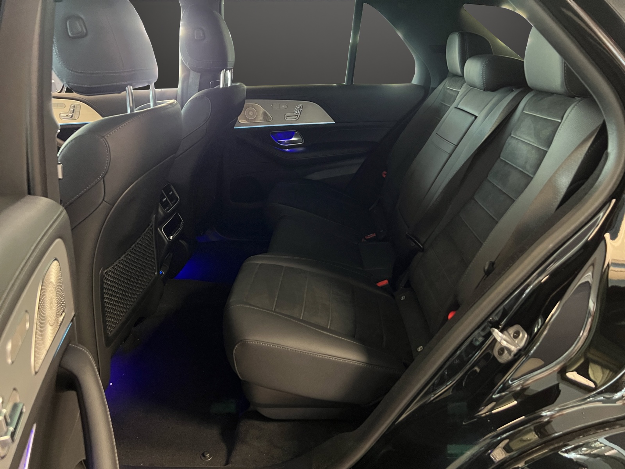 listing desktop thumbnail image 11